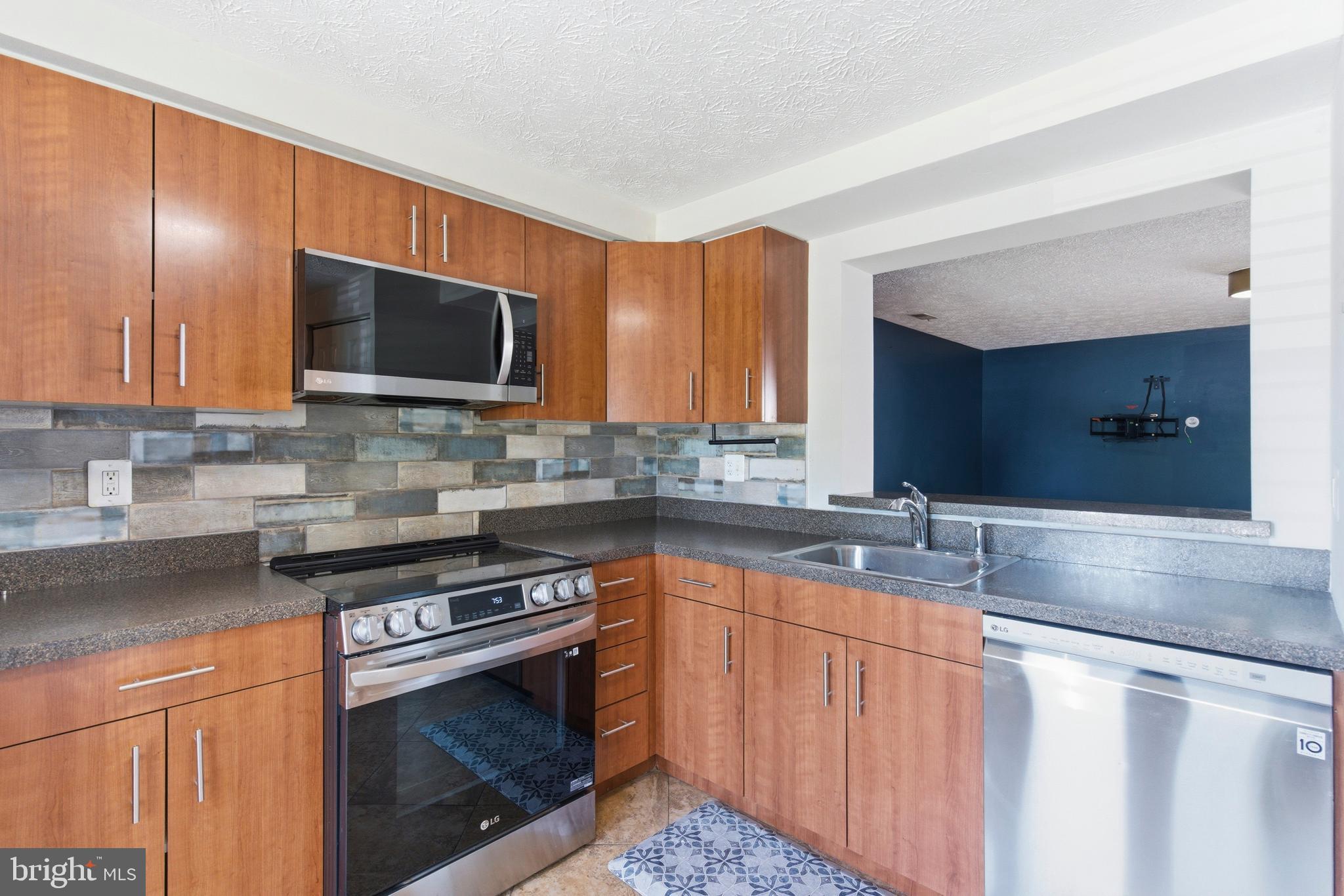 UPTON VILLAGE NORTH - Residential