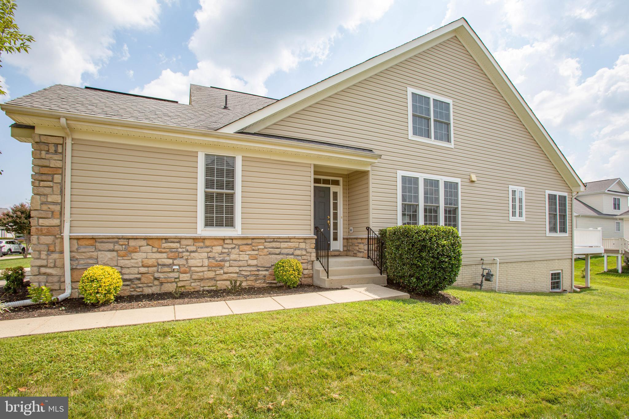 VIRGINIA HERITAGE AT LEE'S PARK - Residential