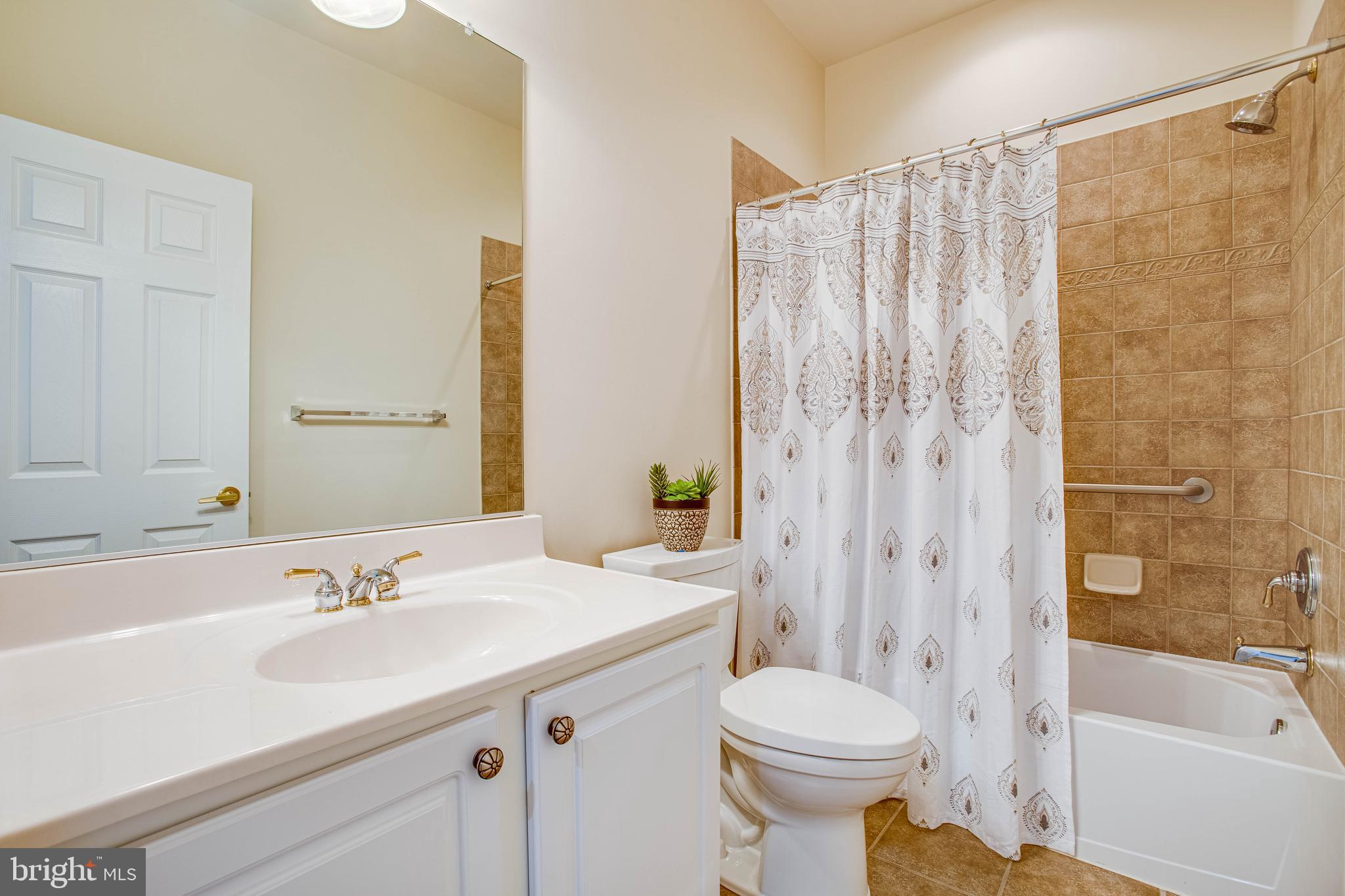 VIRGINIA HERITAGE AT LEE'S PARK - Residential