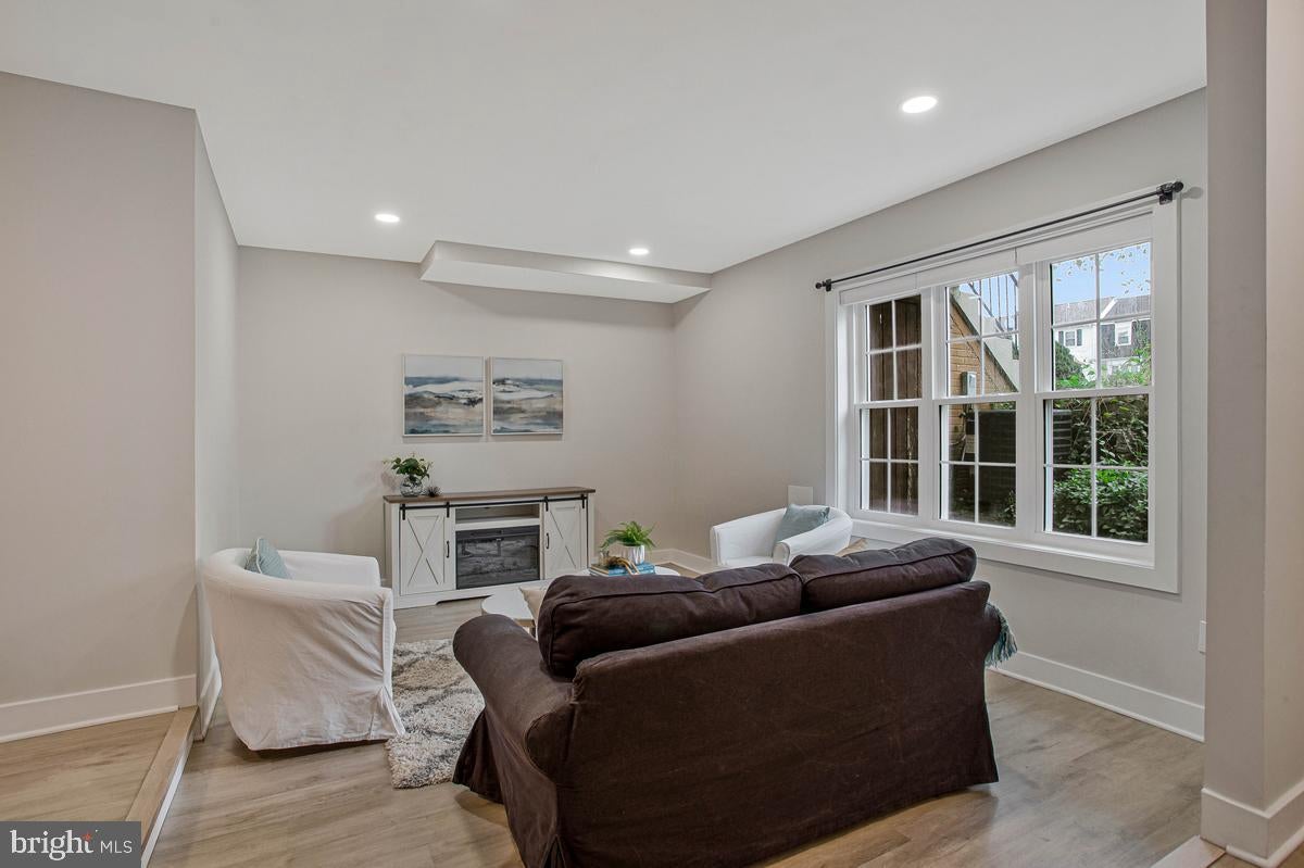 1490 MARA VISTA COURT