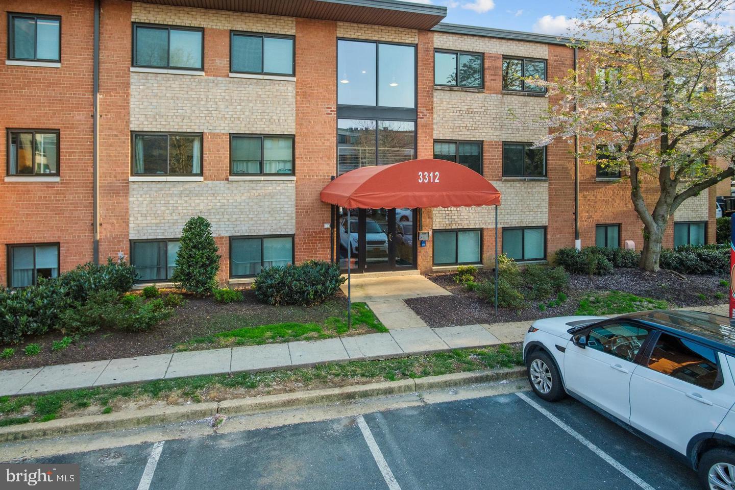 BOLLING BROOK - Residential Lease