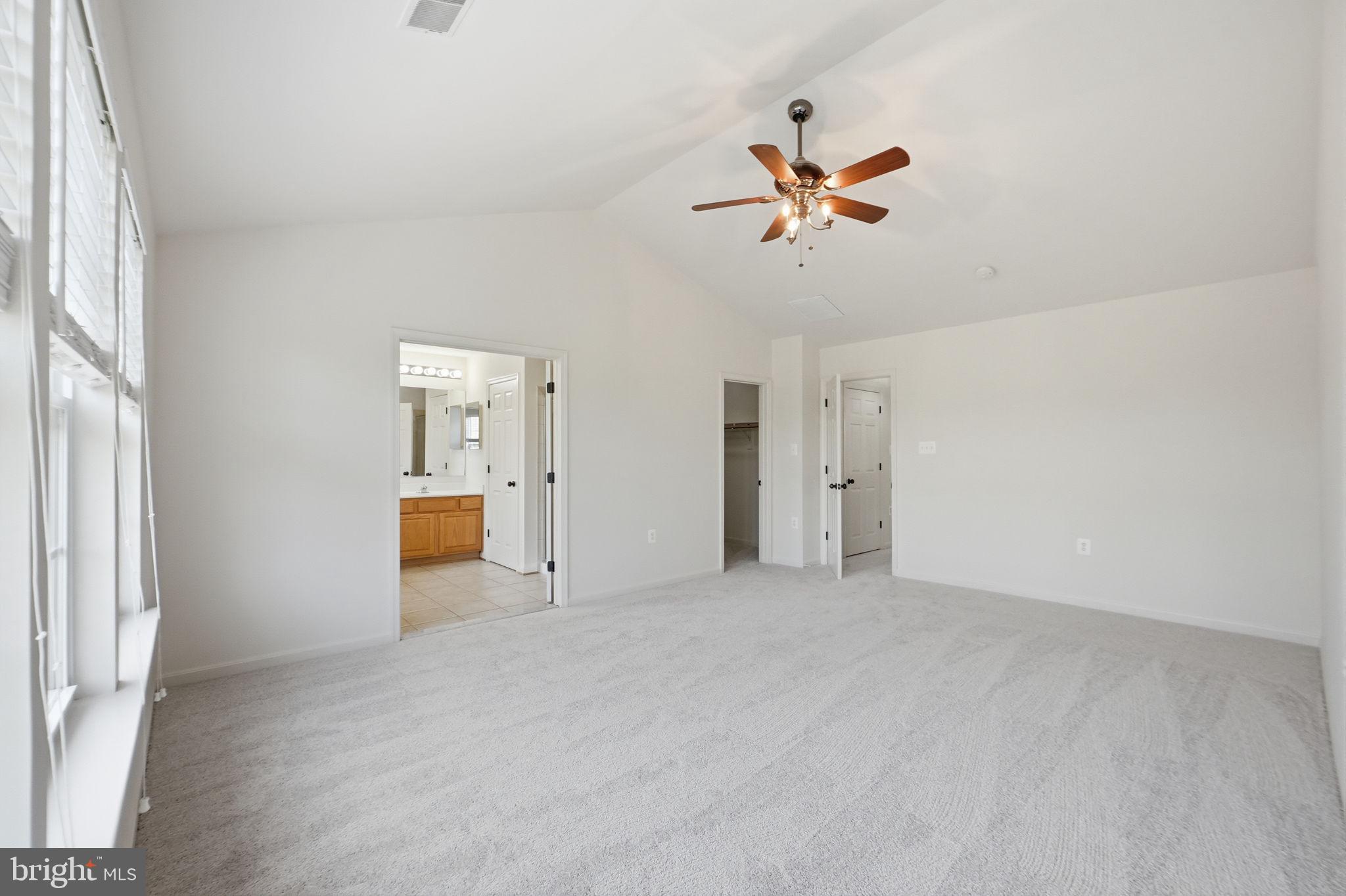 POTOMAC CROSSING - Residential