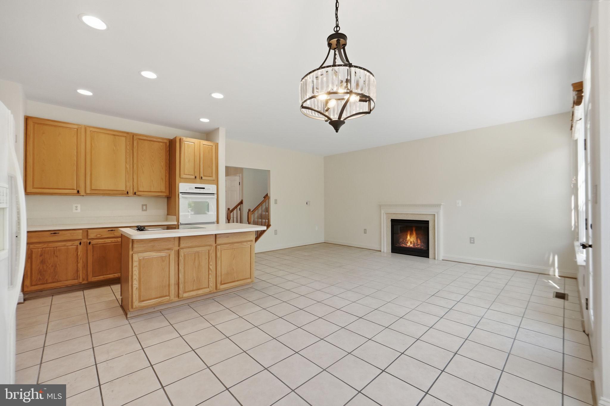 POTOMAC CROSSING - Residential