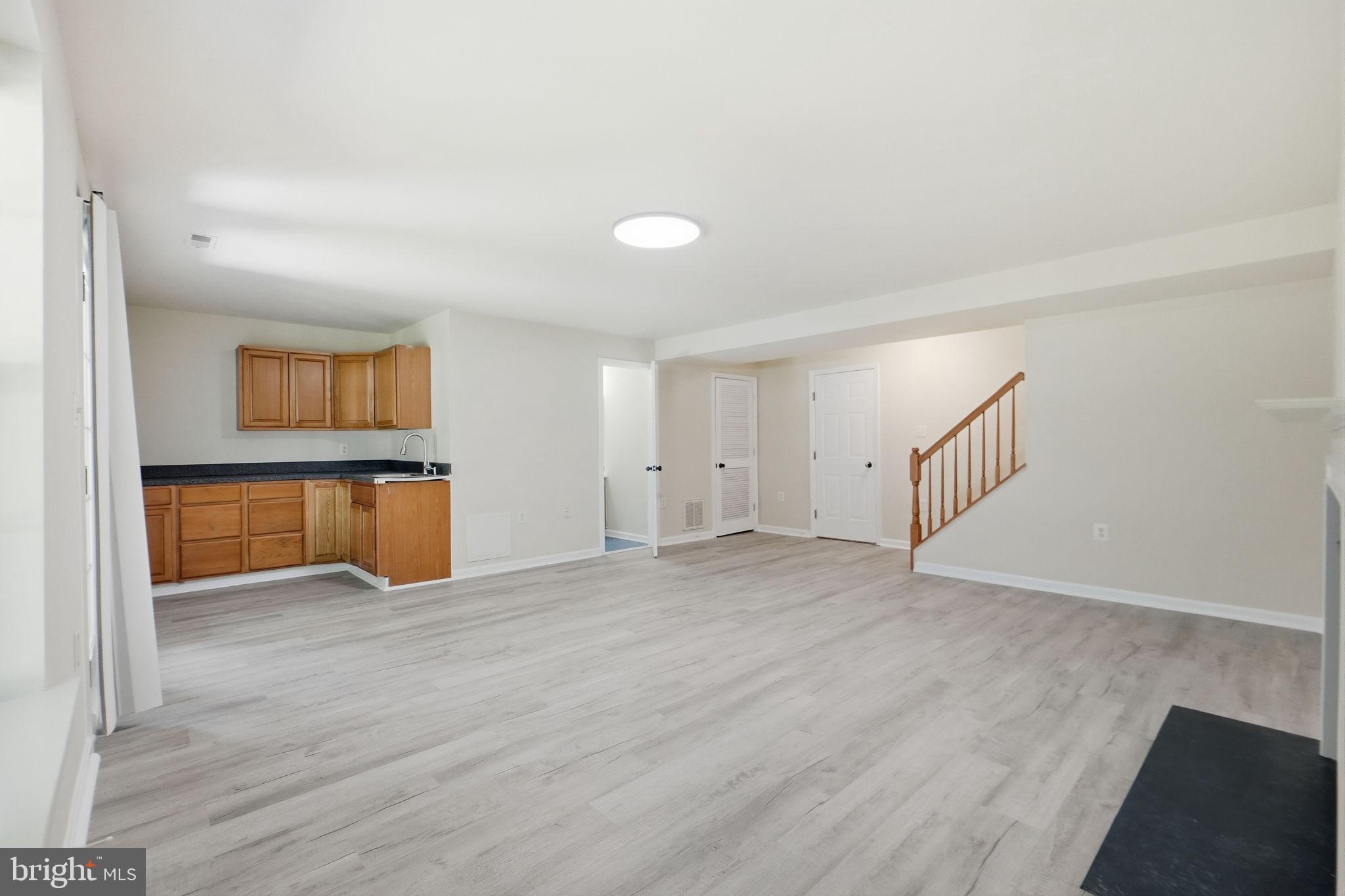 POTOMAC CROSSING - Residential