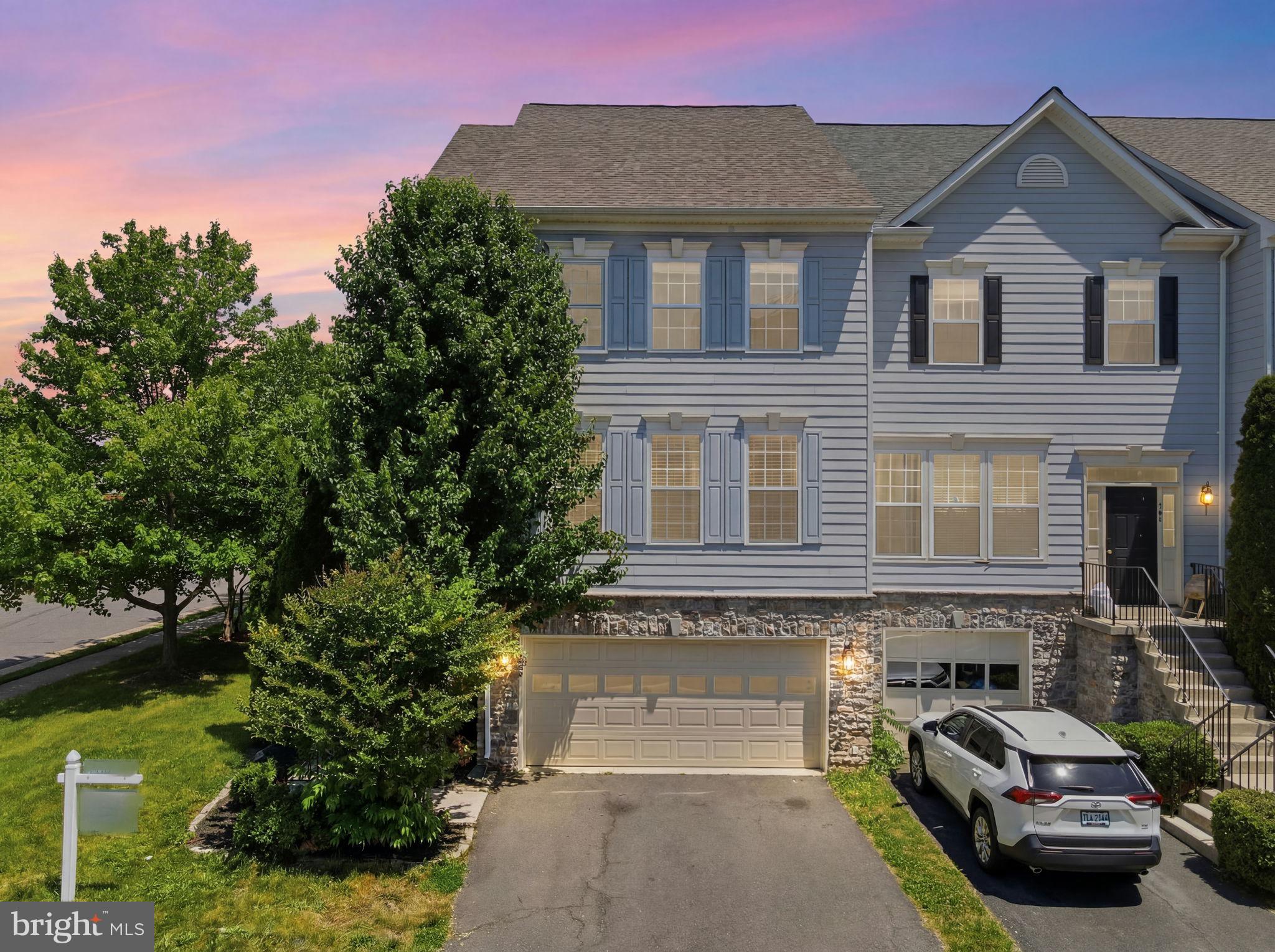 POTOMAC CROSSING - Residential