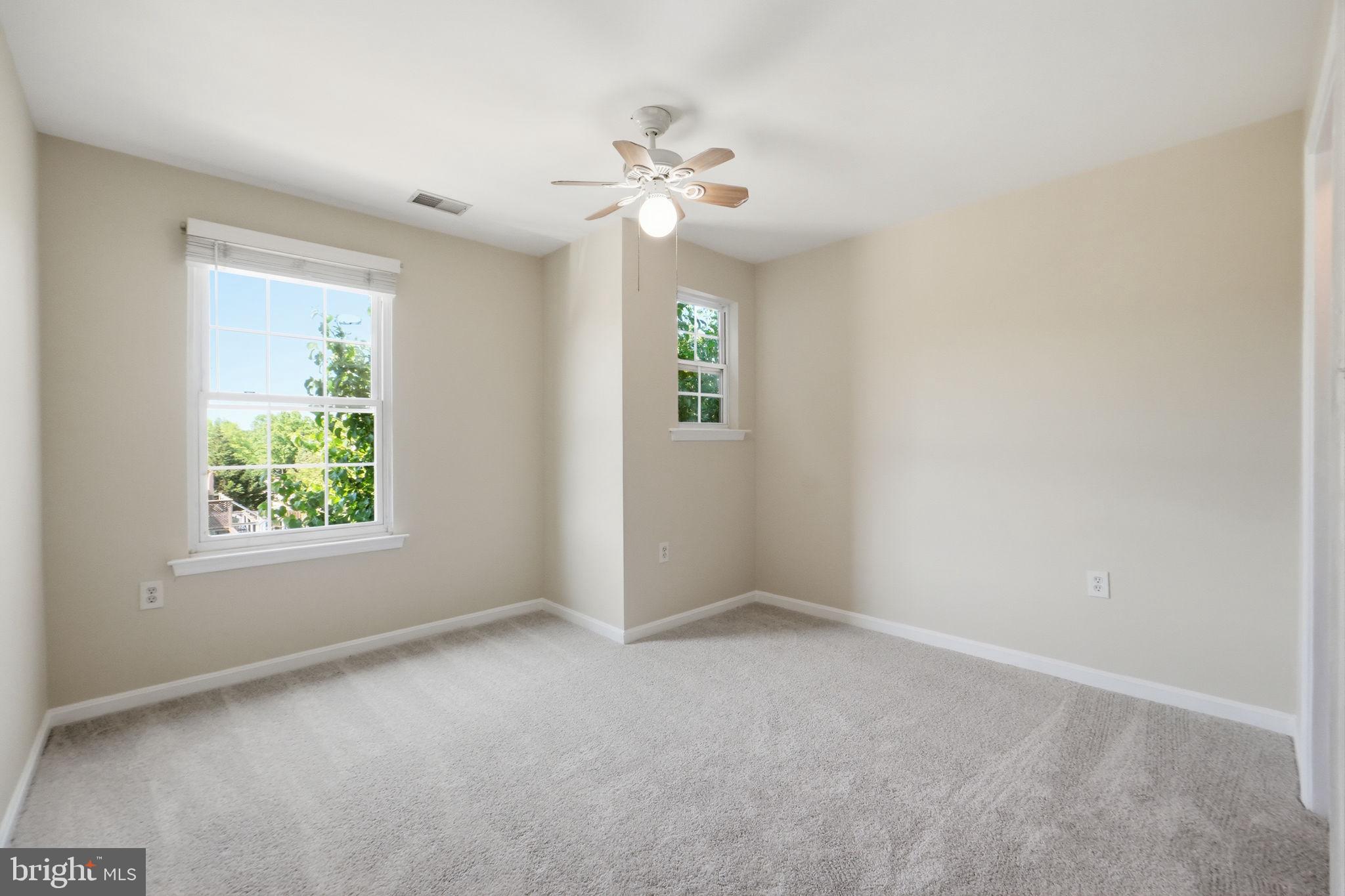 POTOMAC CROSSING - Residential