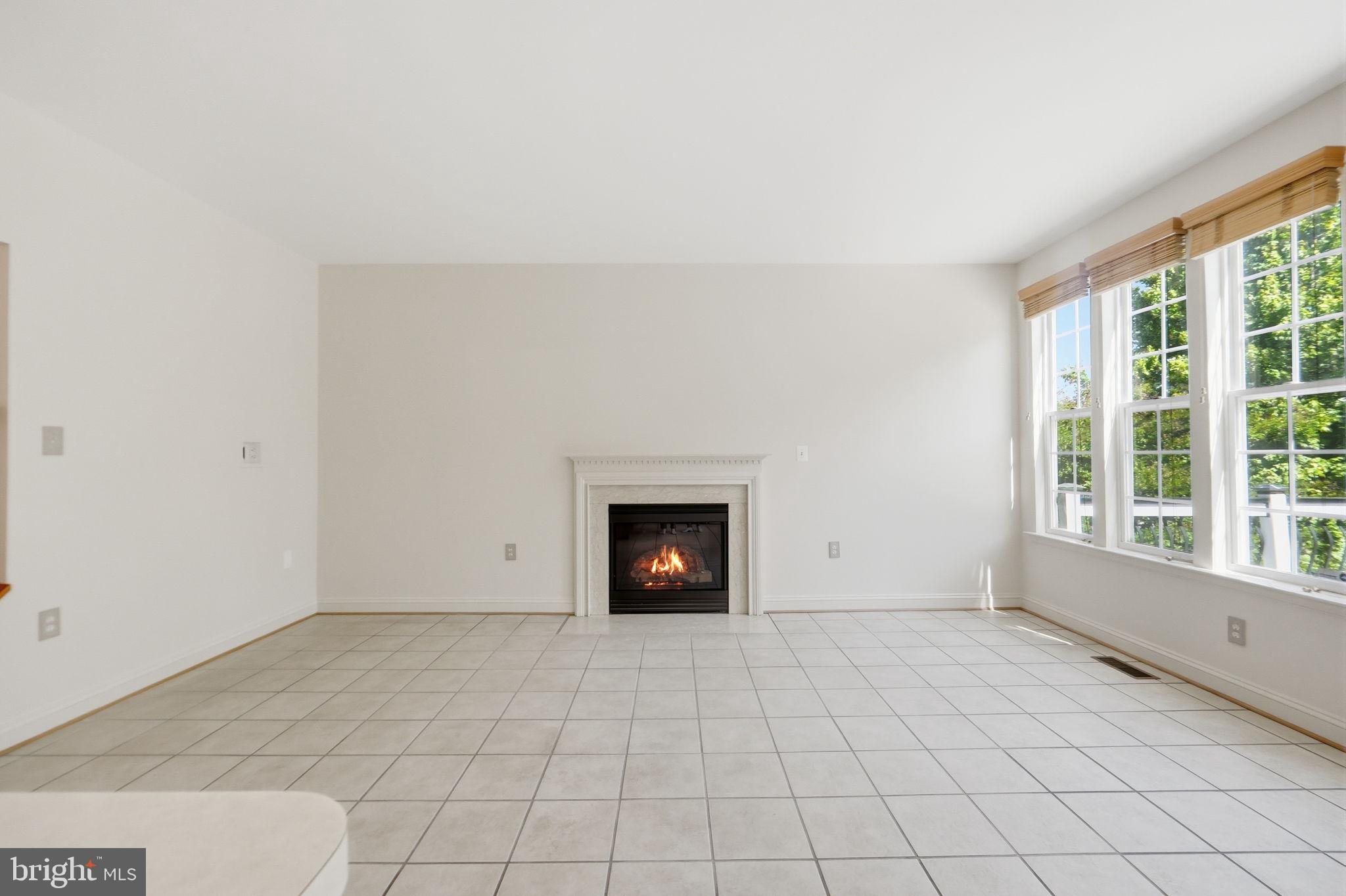 POTOMAC CROSSING - Residential