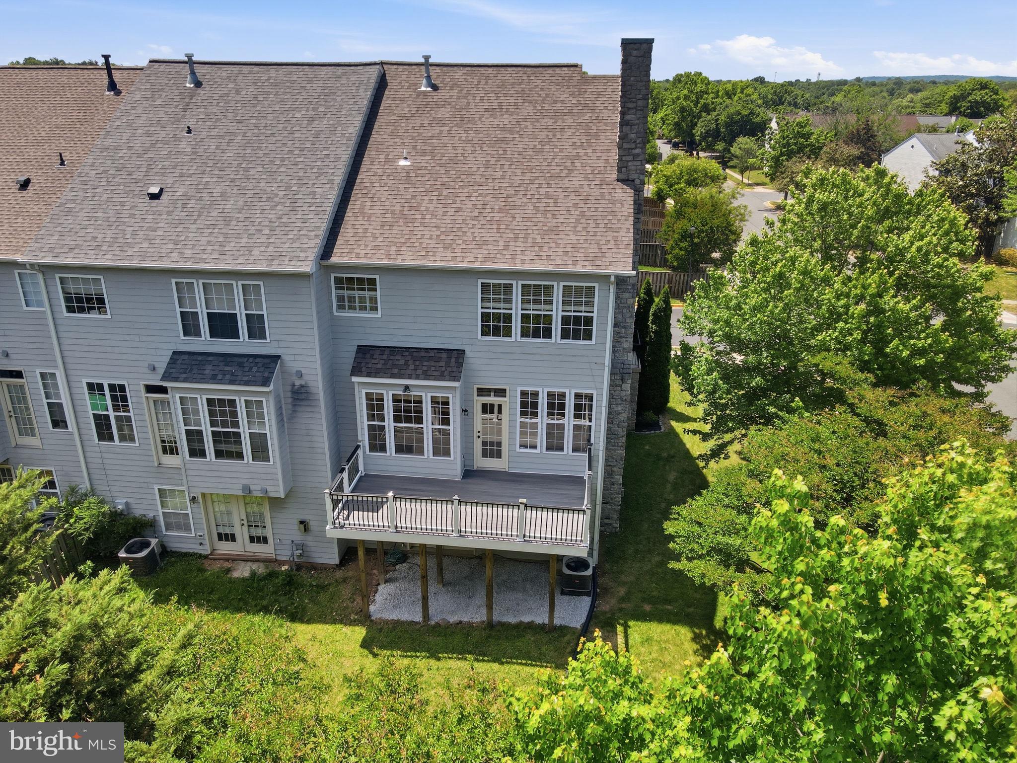 POTOMAC CROSSING - Residential