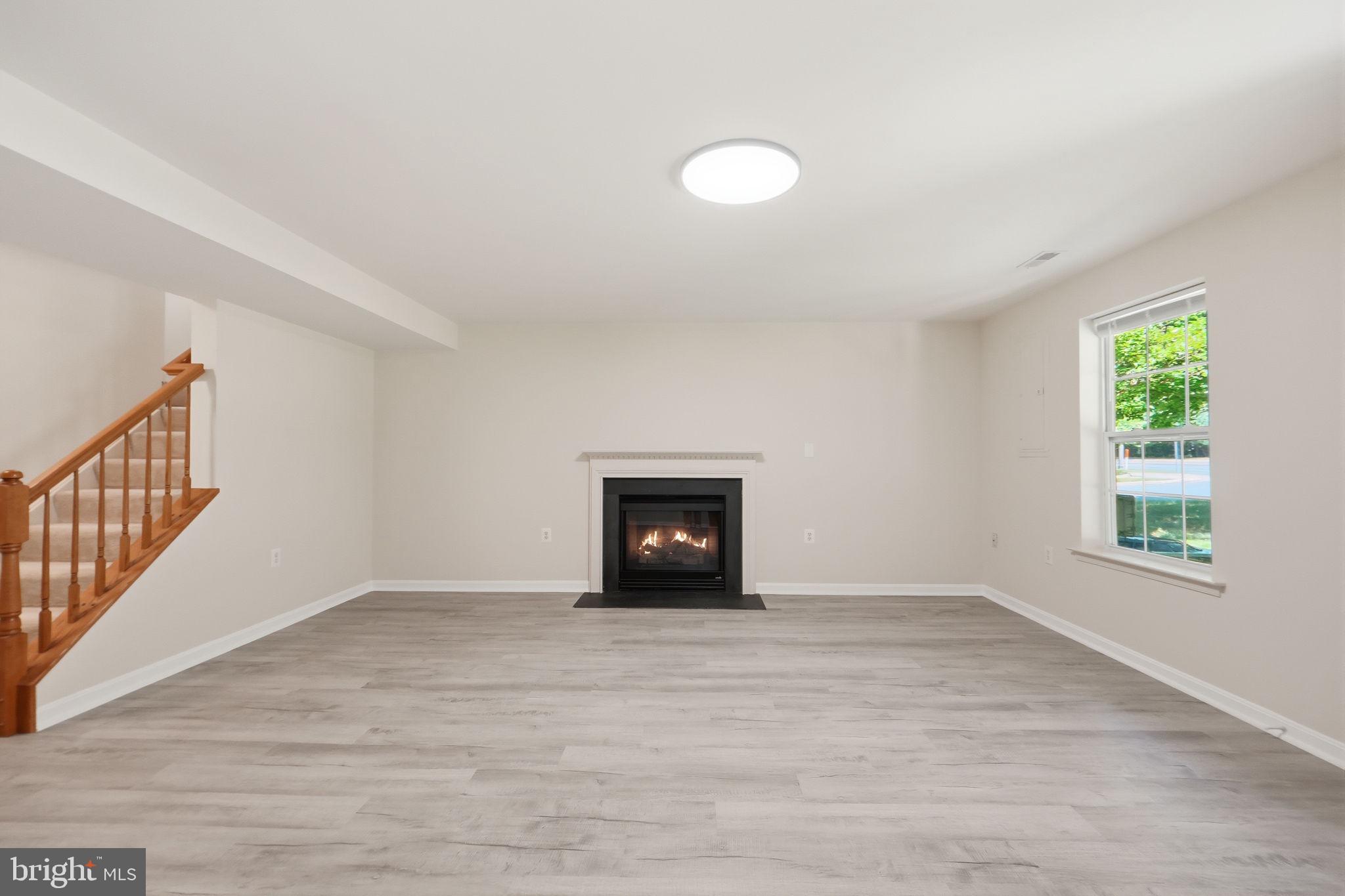 POTOMAC CROSSING - Residential