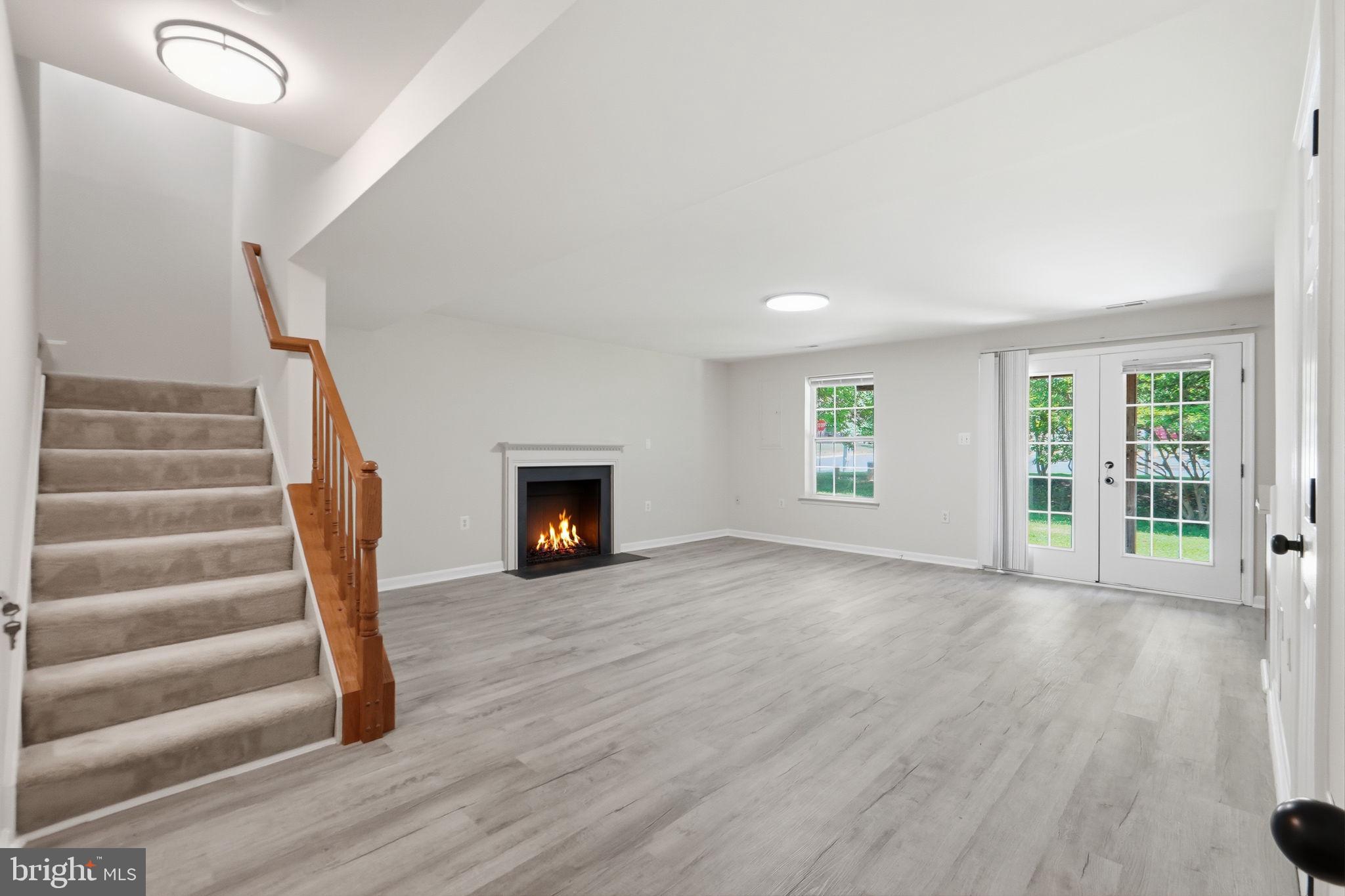 POTOMAC CROSSING - Residential