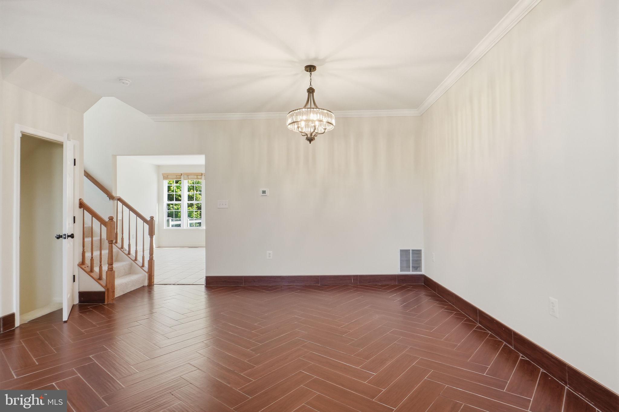 POTOMAC CROSSING - Residential