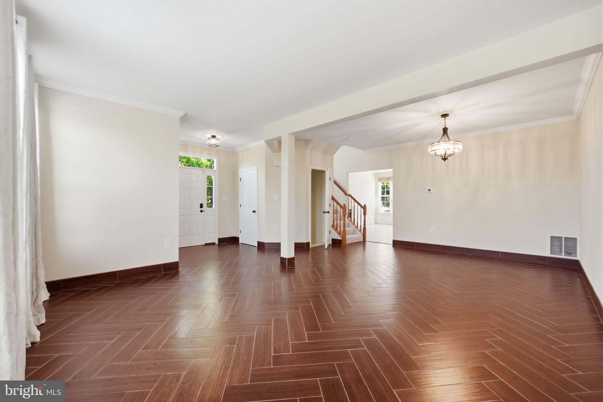 POTOMAC CROSSING - Residential