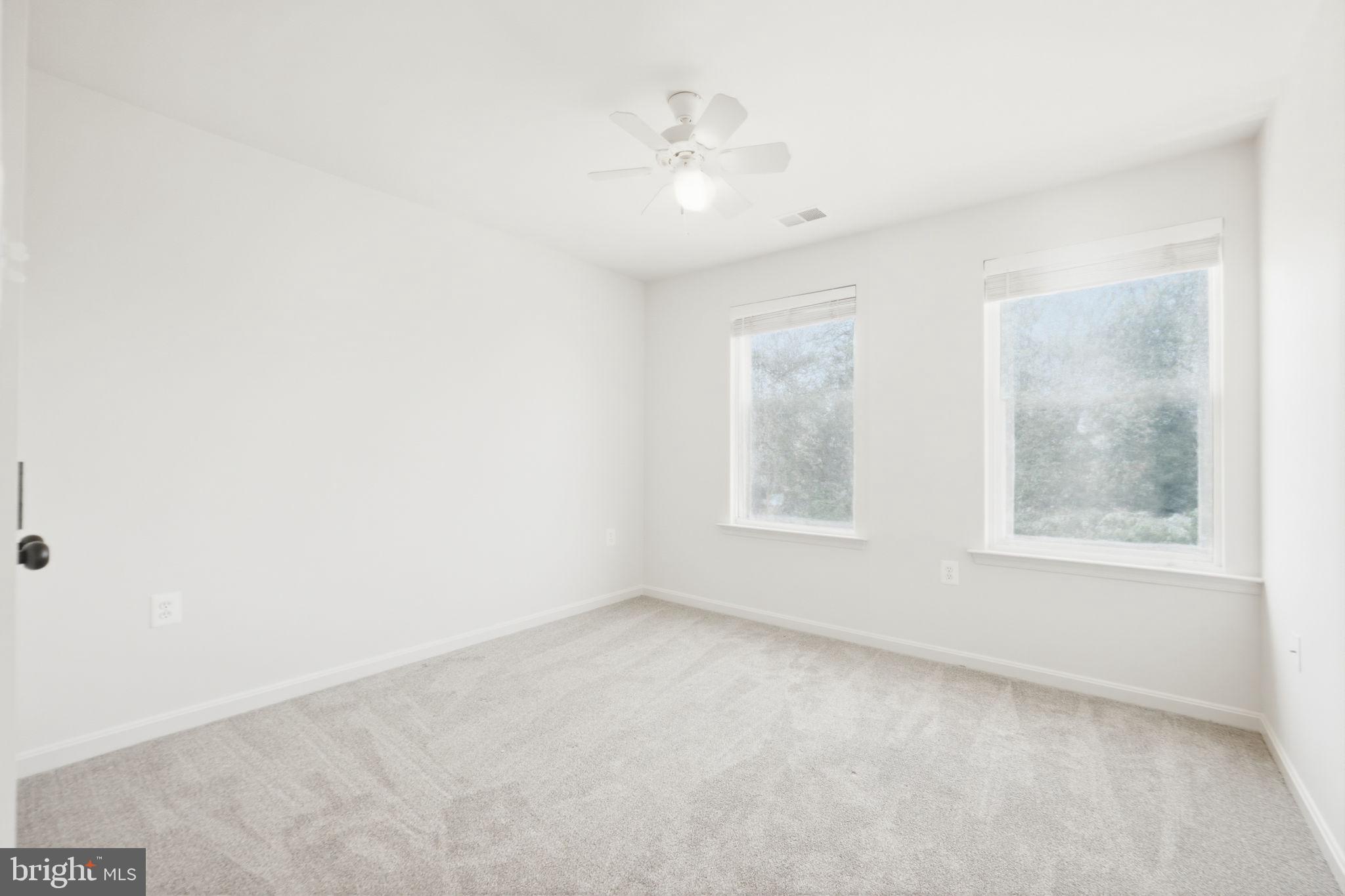 POTOMAC CROSSING - Residential