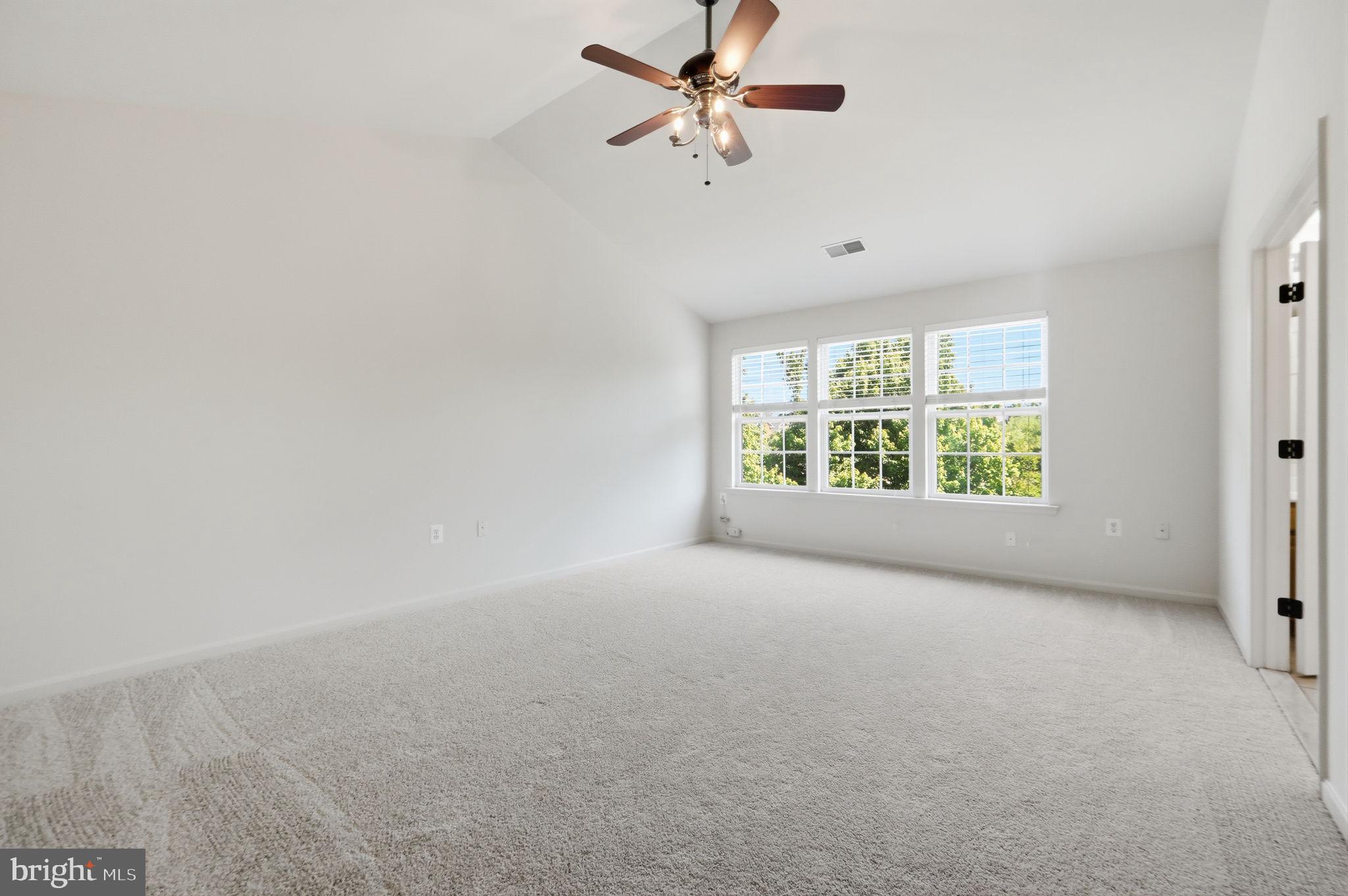 POTOMAC CROSSING - Residential