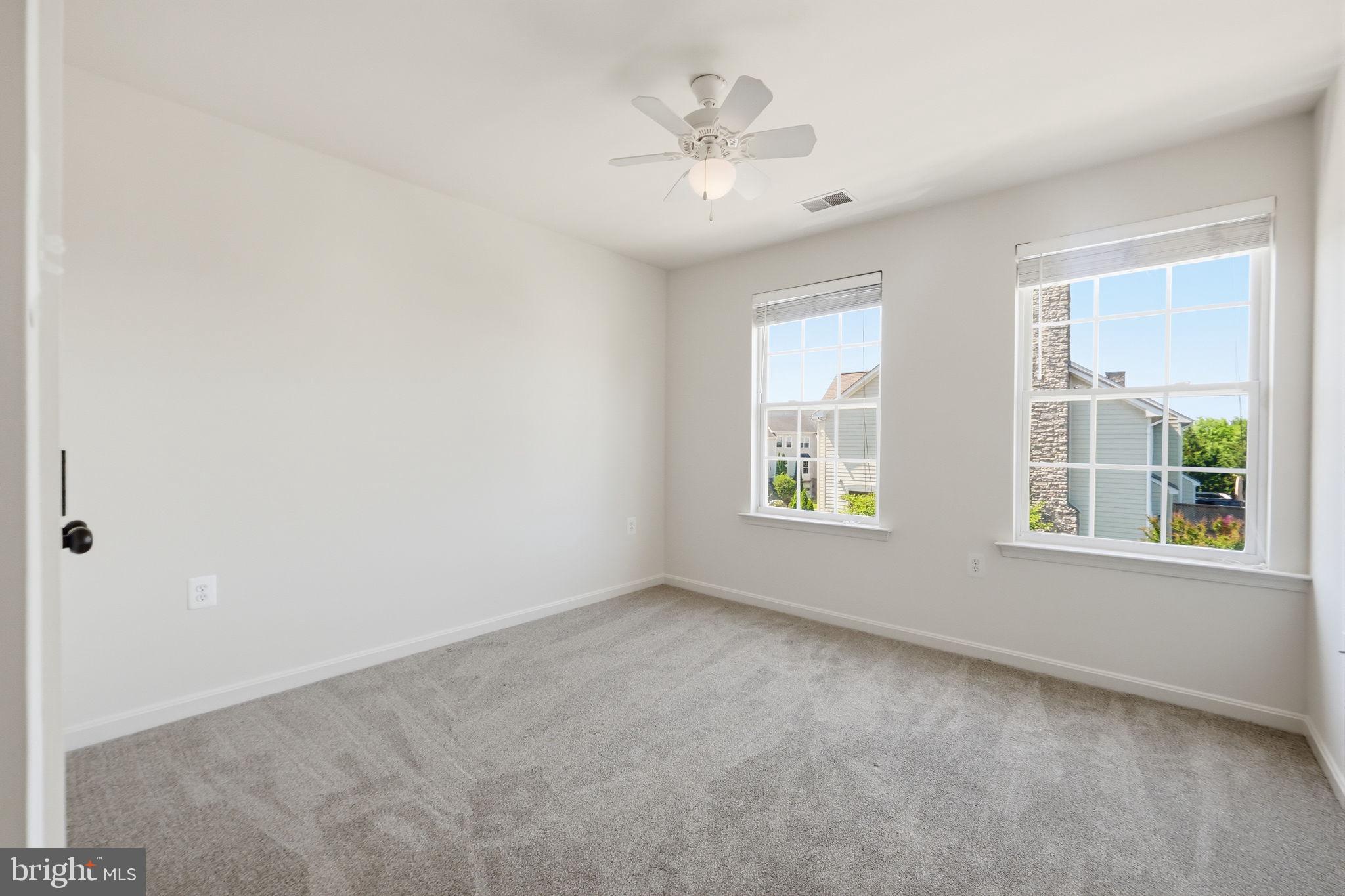 POTOMAC CROSSING - Residential