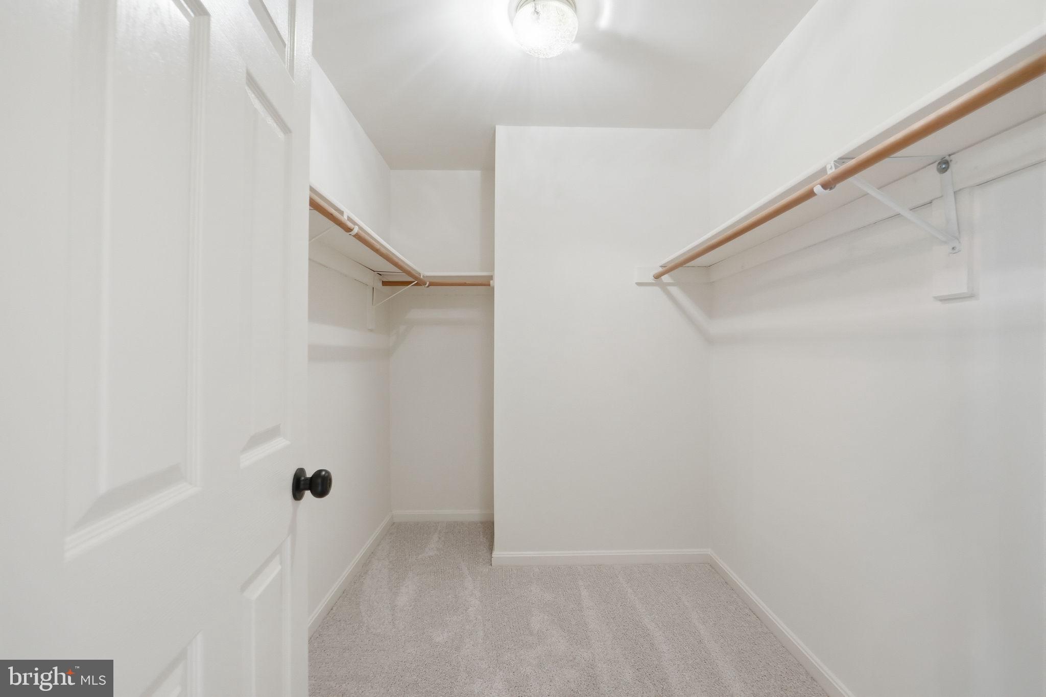 POTOMAC CROSSING - Residential