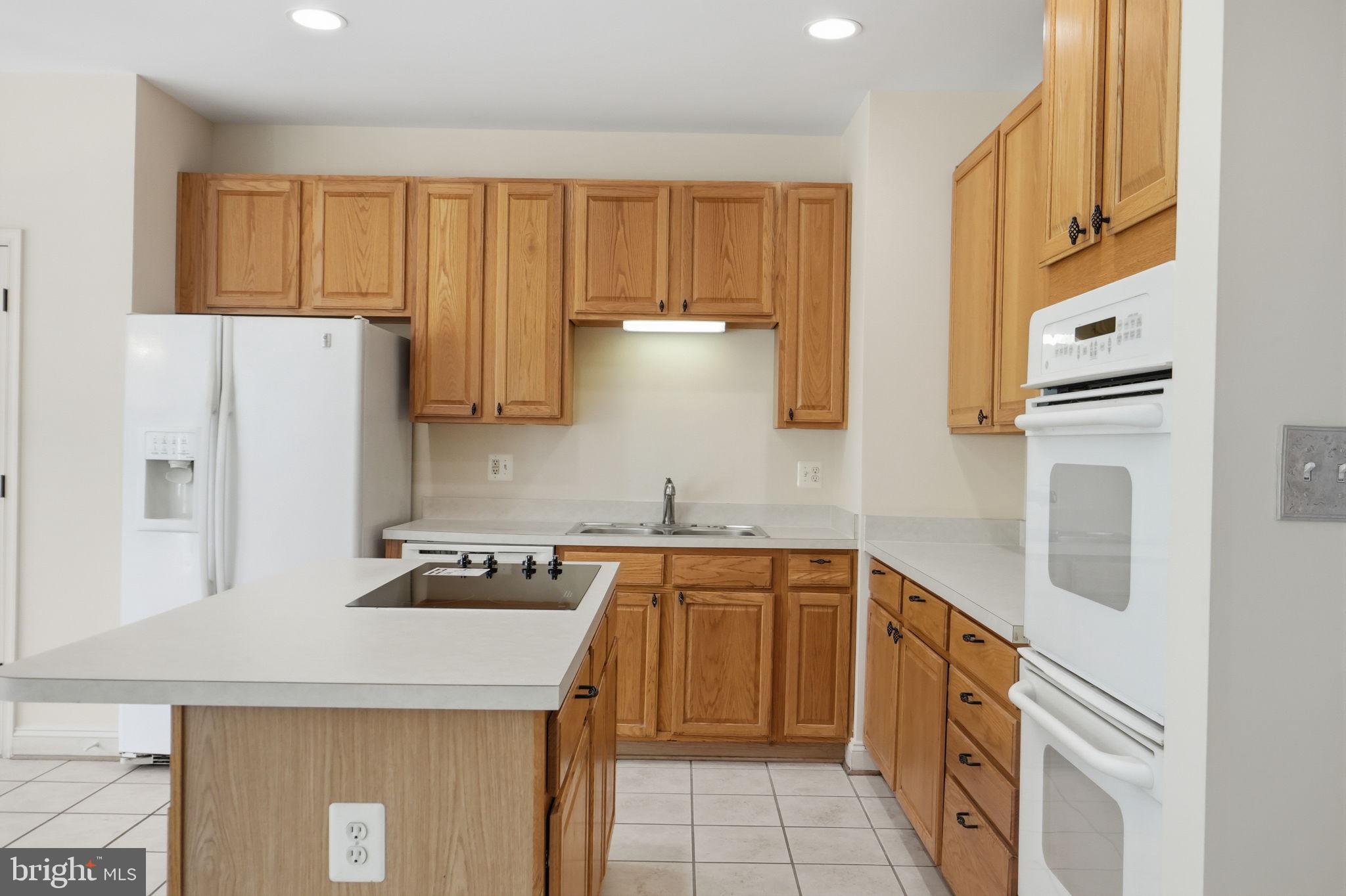 POTOMAC CROSSING - Residential