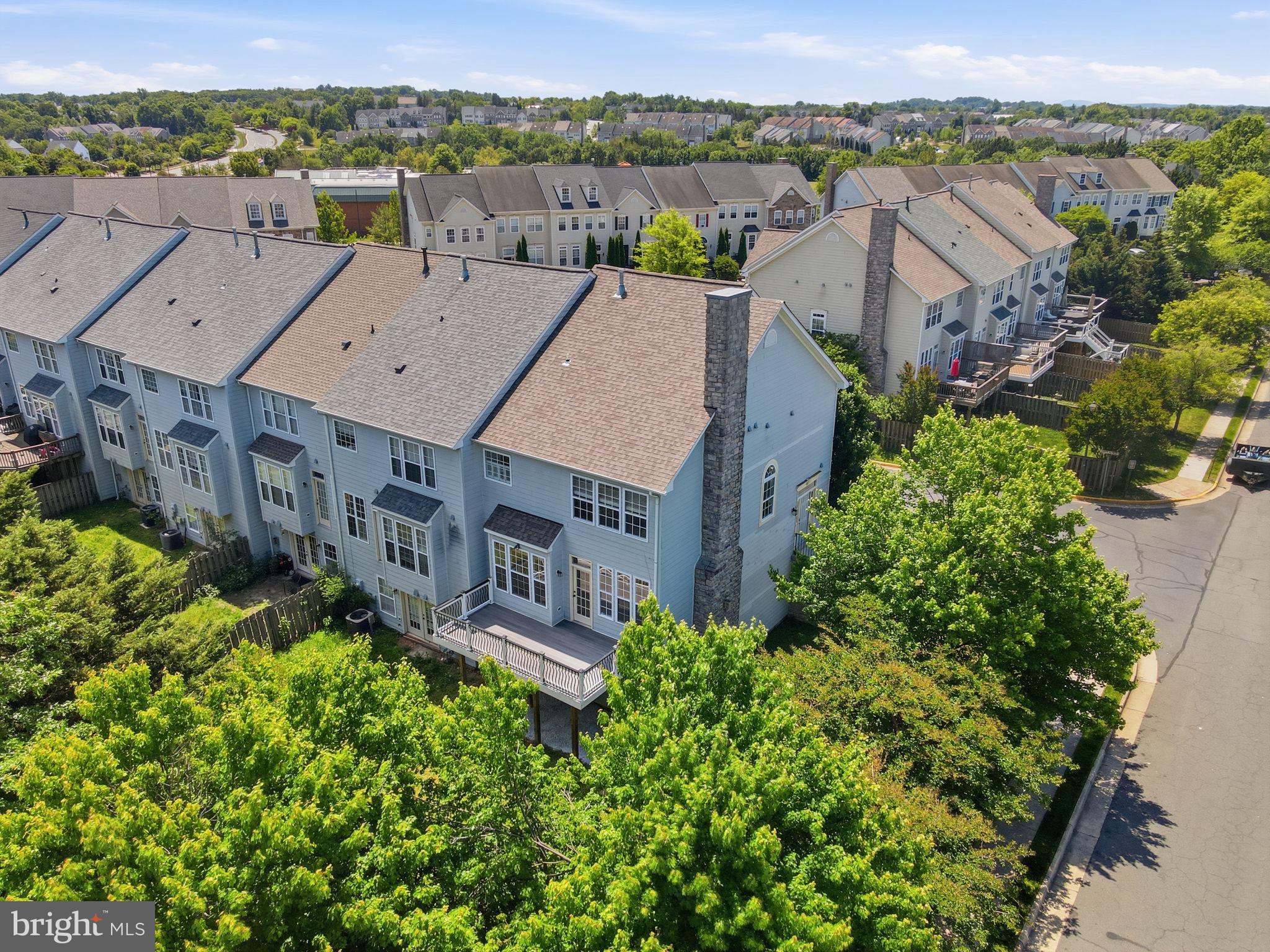 POTOMAC CROSSING - Residential