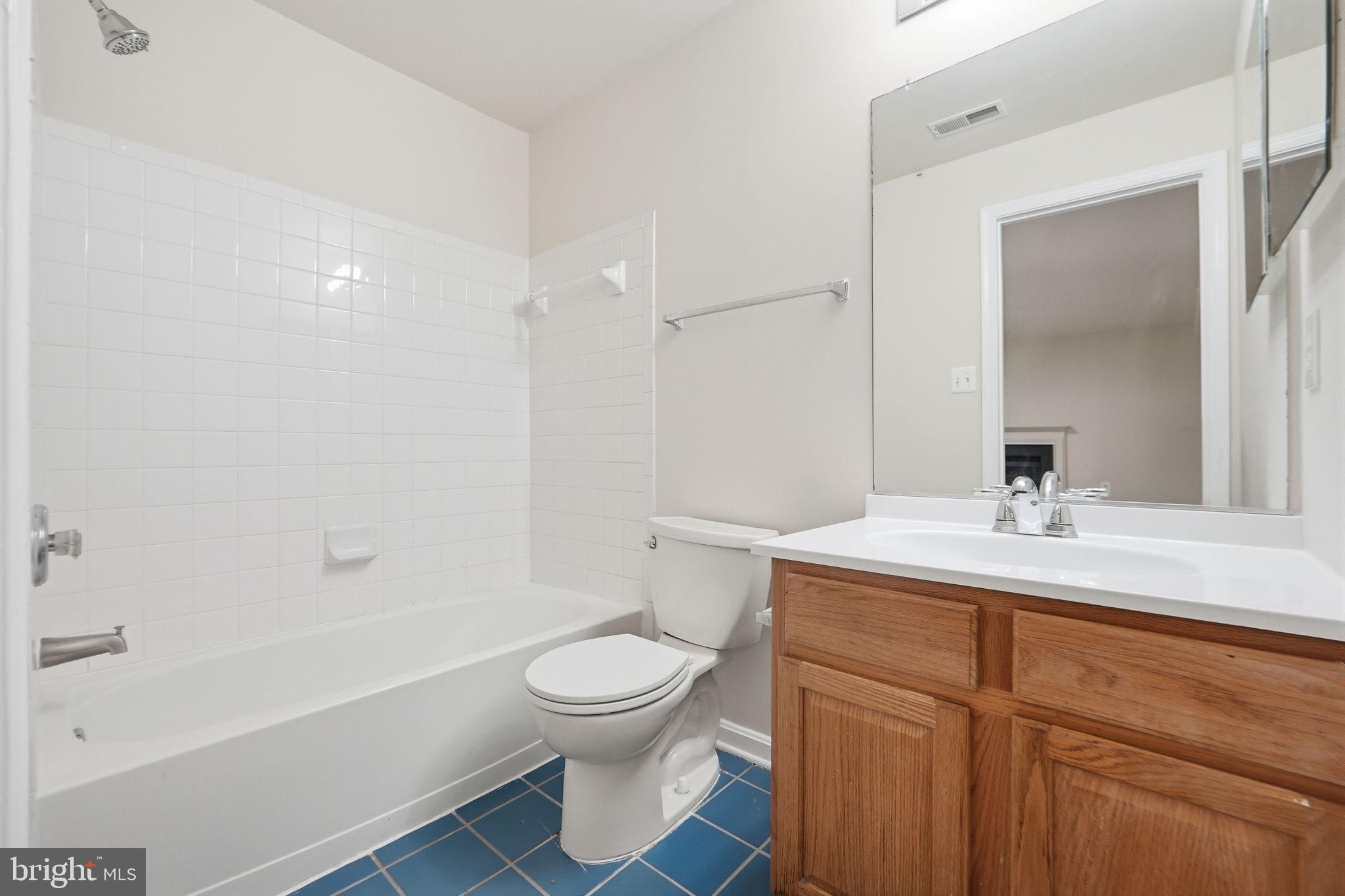 POTOMAC CROSSING - Residential
