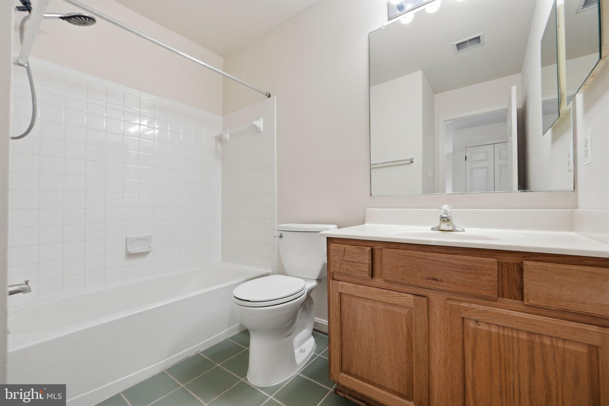 POTOMAC CROSSING - Residential