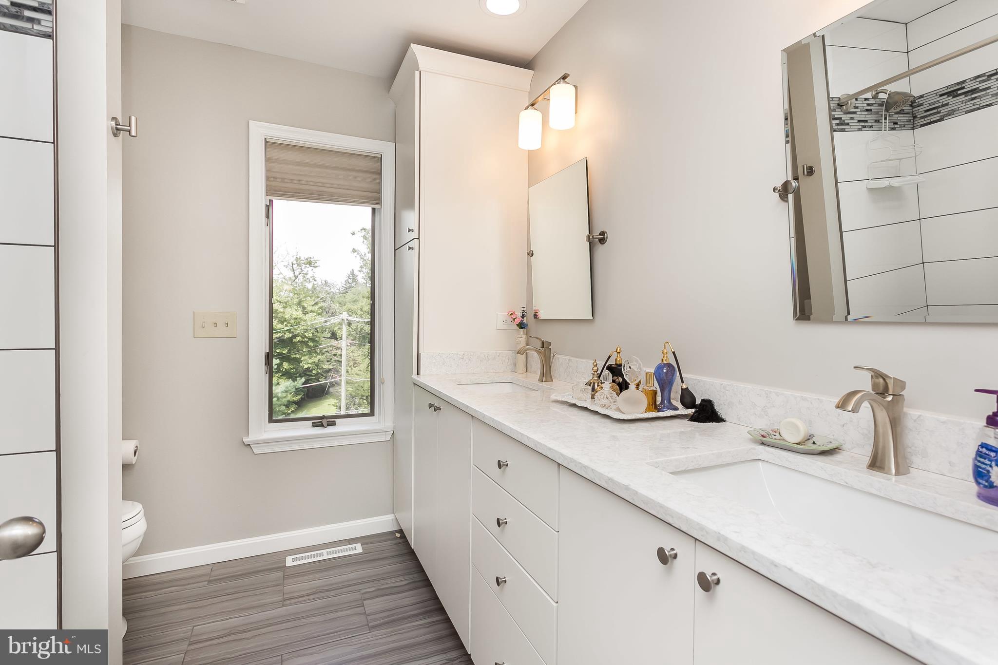 NORTH ROLAND PARK - Residential