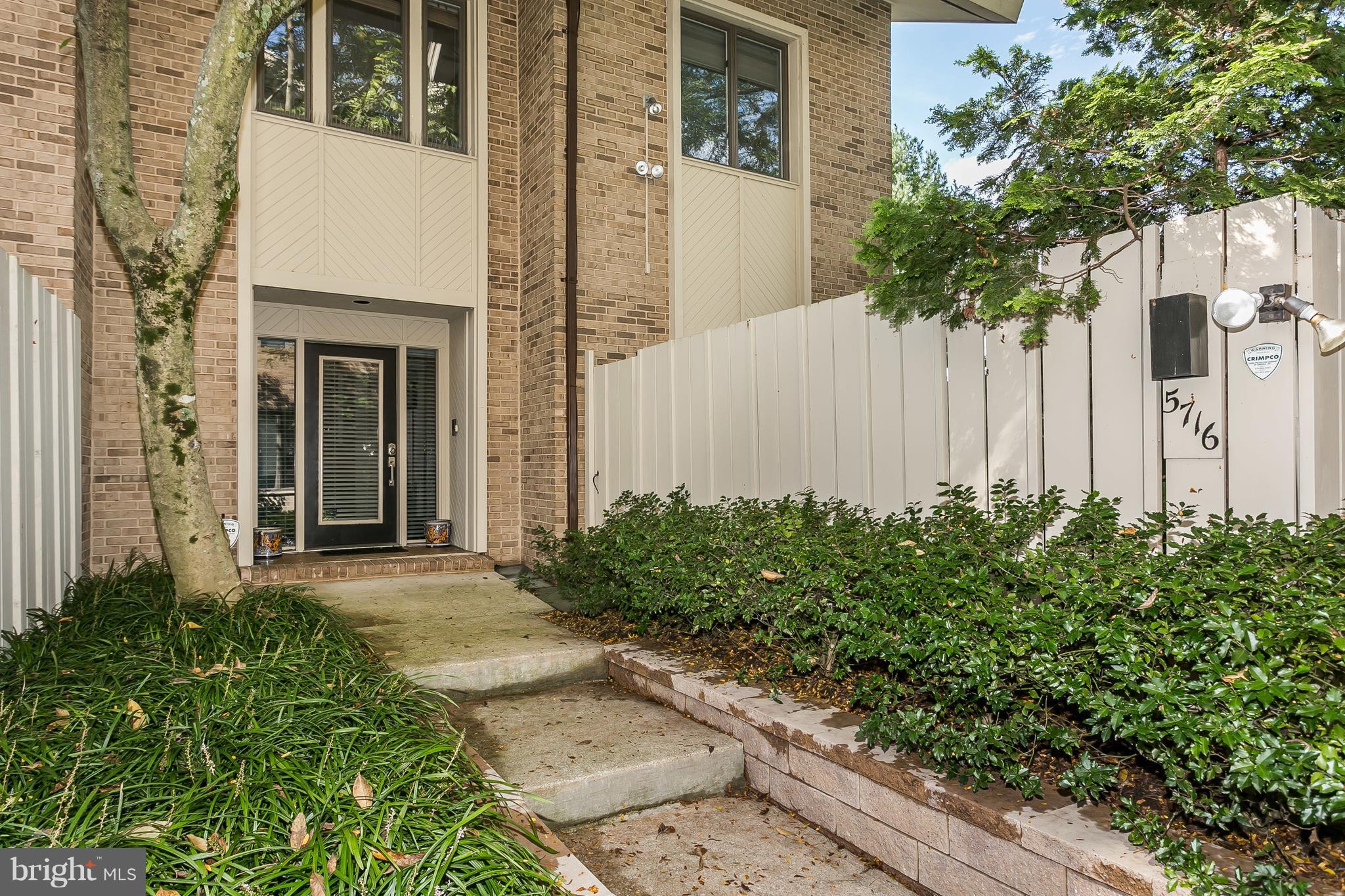 NORTH ROLAND PARK - Residential