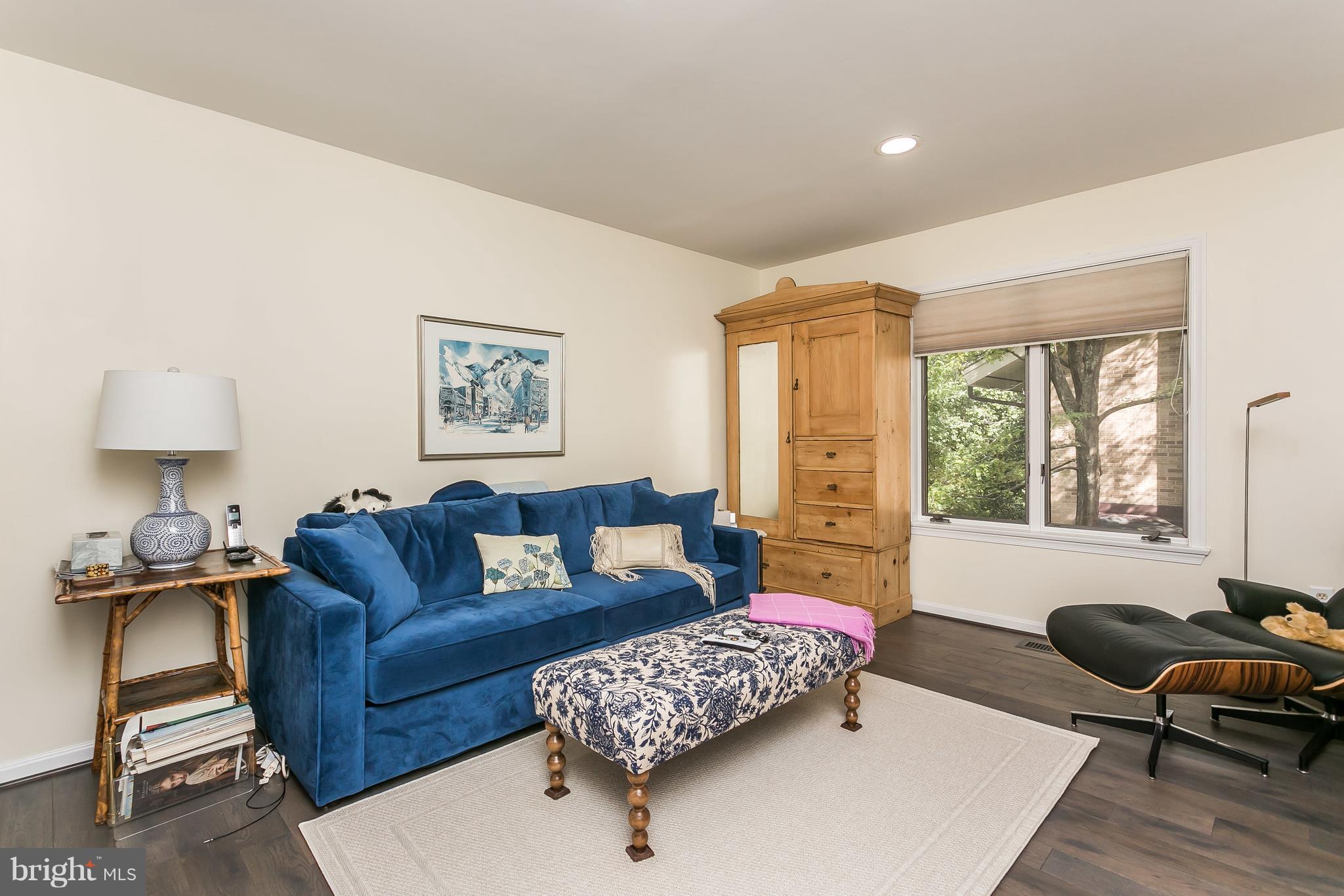 NORTH ROLAND PARK - Residential