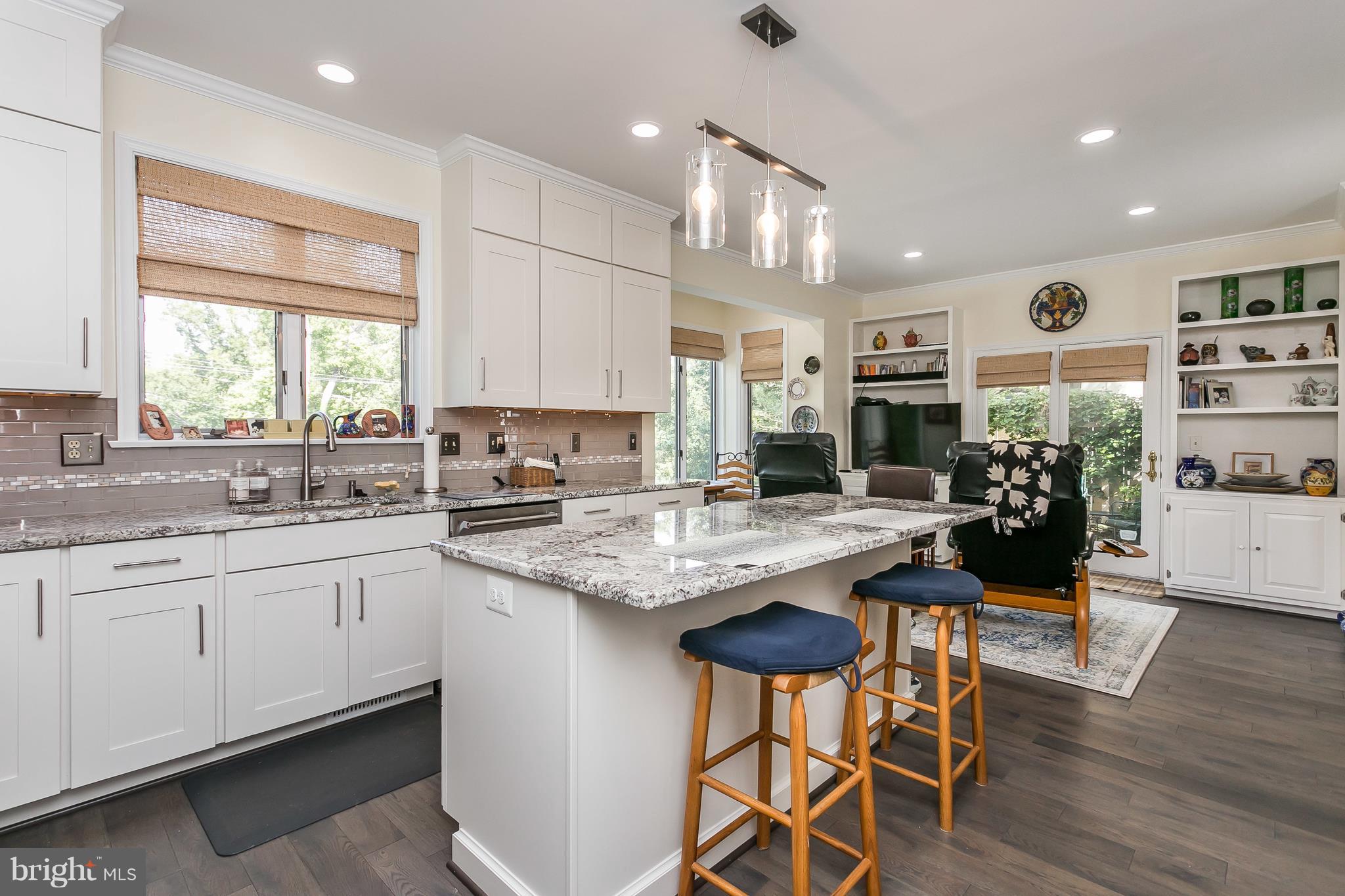 NORTH ROLAND PARK - Residential