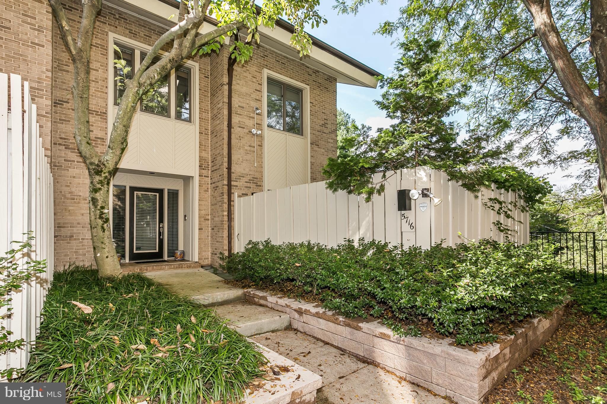 NORTH ROLAND PARK - Residential