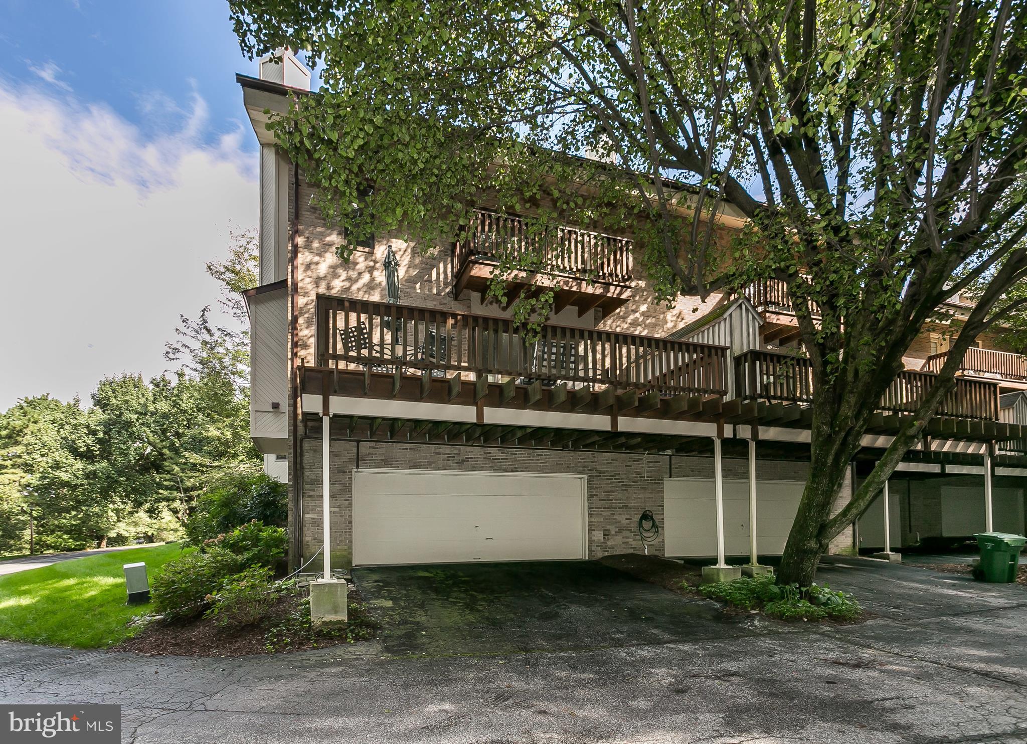 NORTH ROLAND PARK - Residential