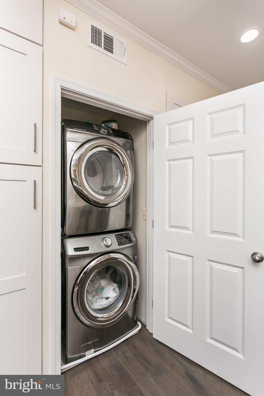 NORTH ROLAND PARK - Residential