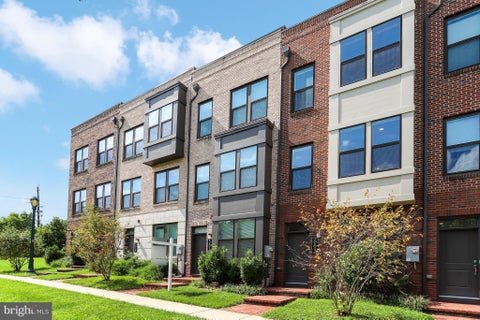 Photo of 583 Shorthorn Way, ROCKVILLE, MD 20850 (MLS # MDMC2251696)