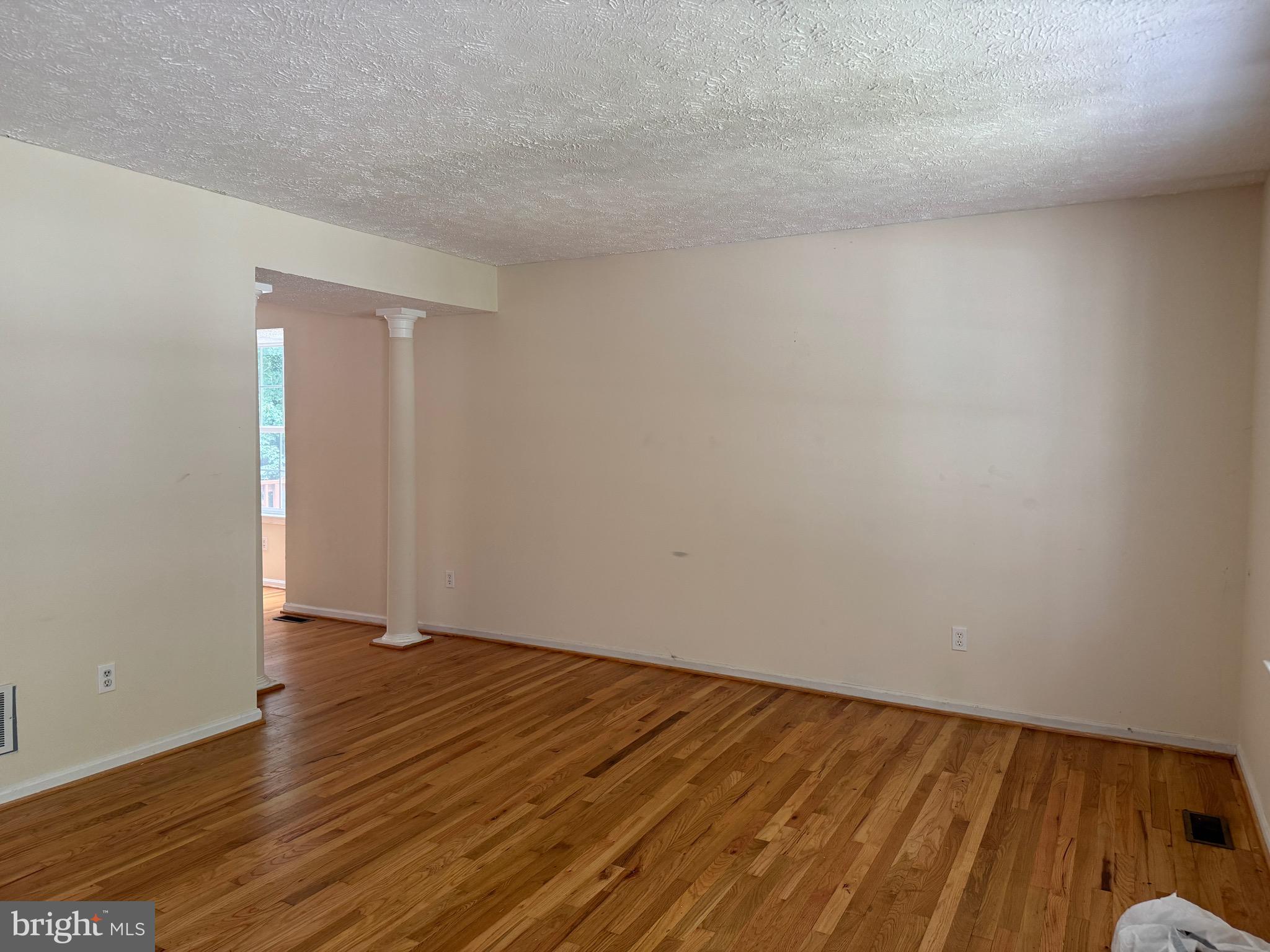 1809 LABROTT LANE