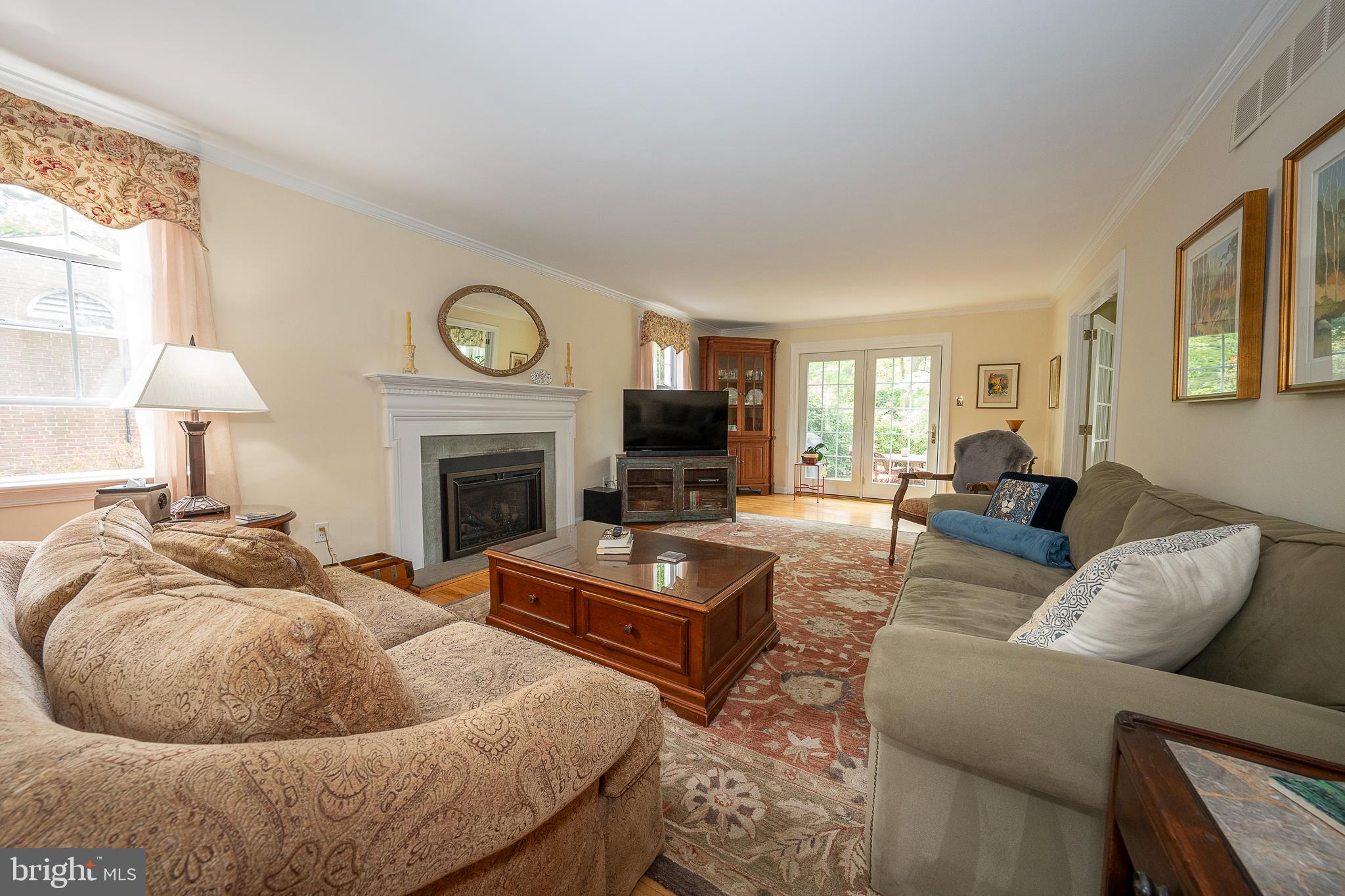 CHESTNUT HILL - Residential