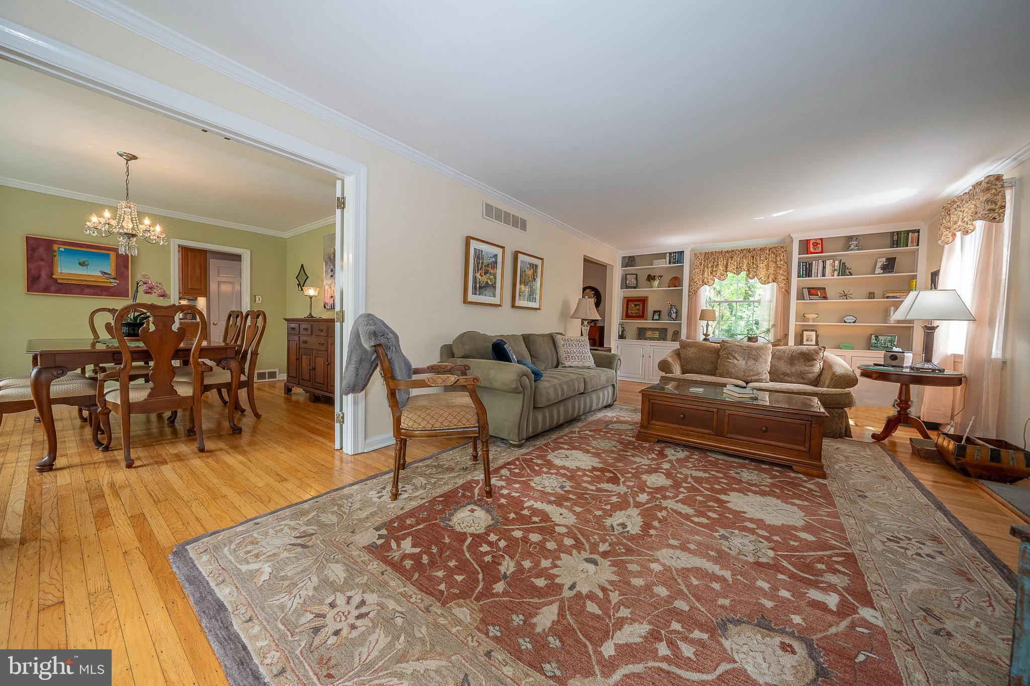 CHESTNUT HILL - Residential