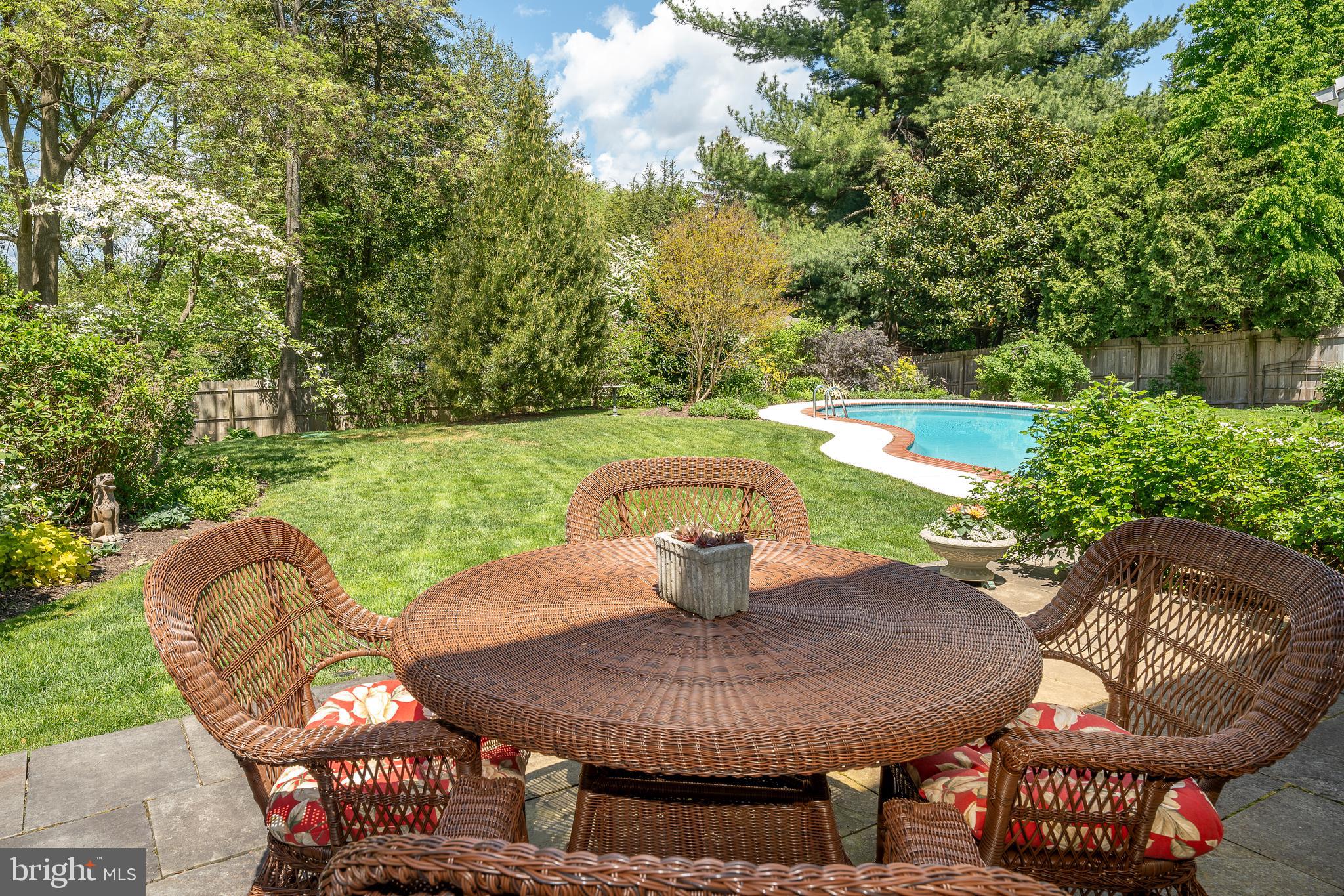 CHESTNUT HILL - Residential