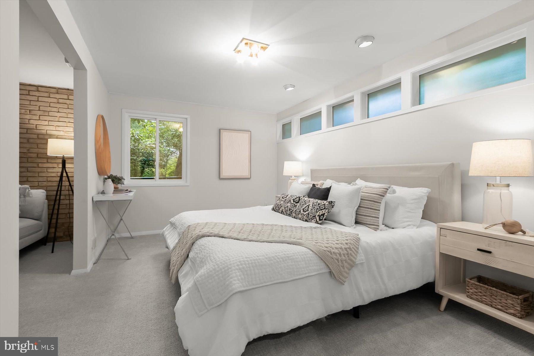 CARDEROCK SPRINGS - Residential