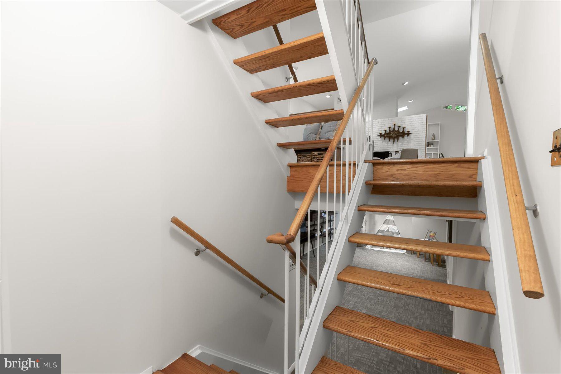 CARDEROCK SPRINGS - Residential