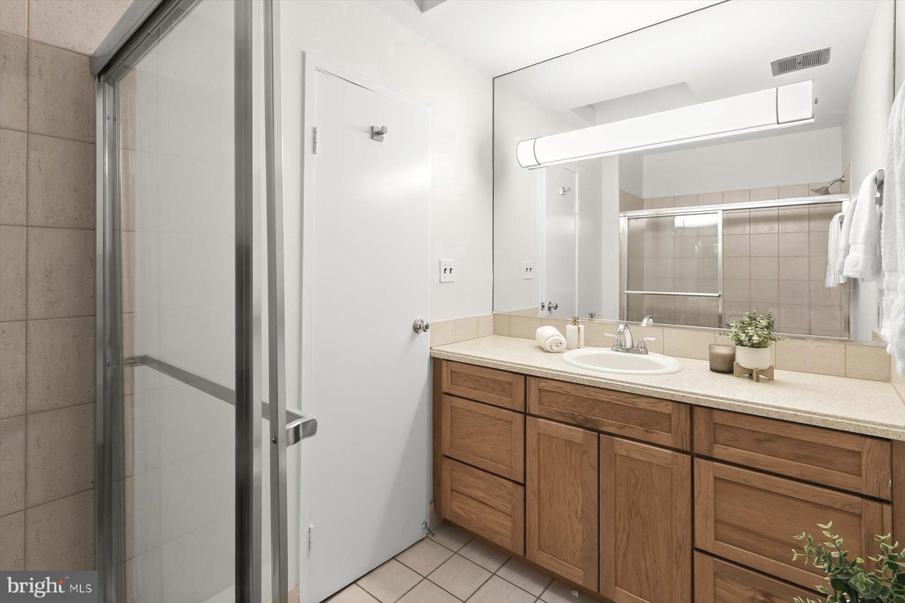 CARDEROCK SPRINGS - Residential