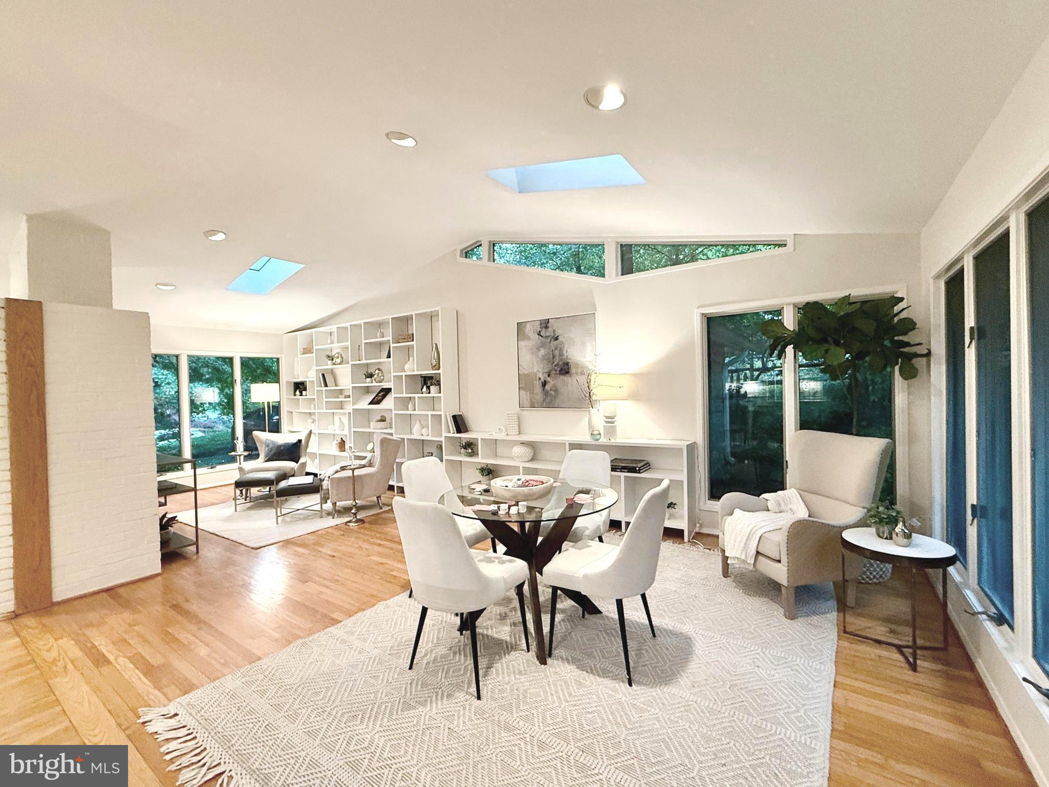 CARDEROCK SPRINGS - Residential