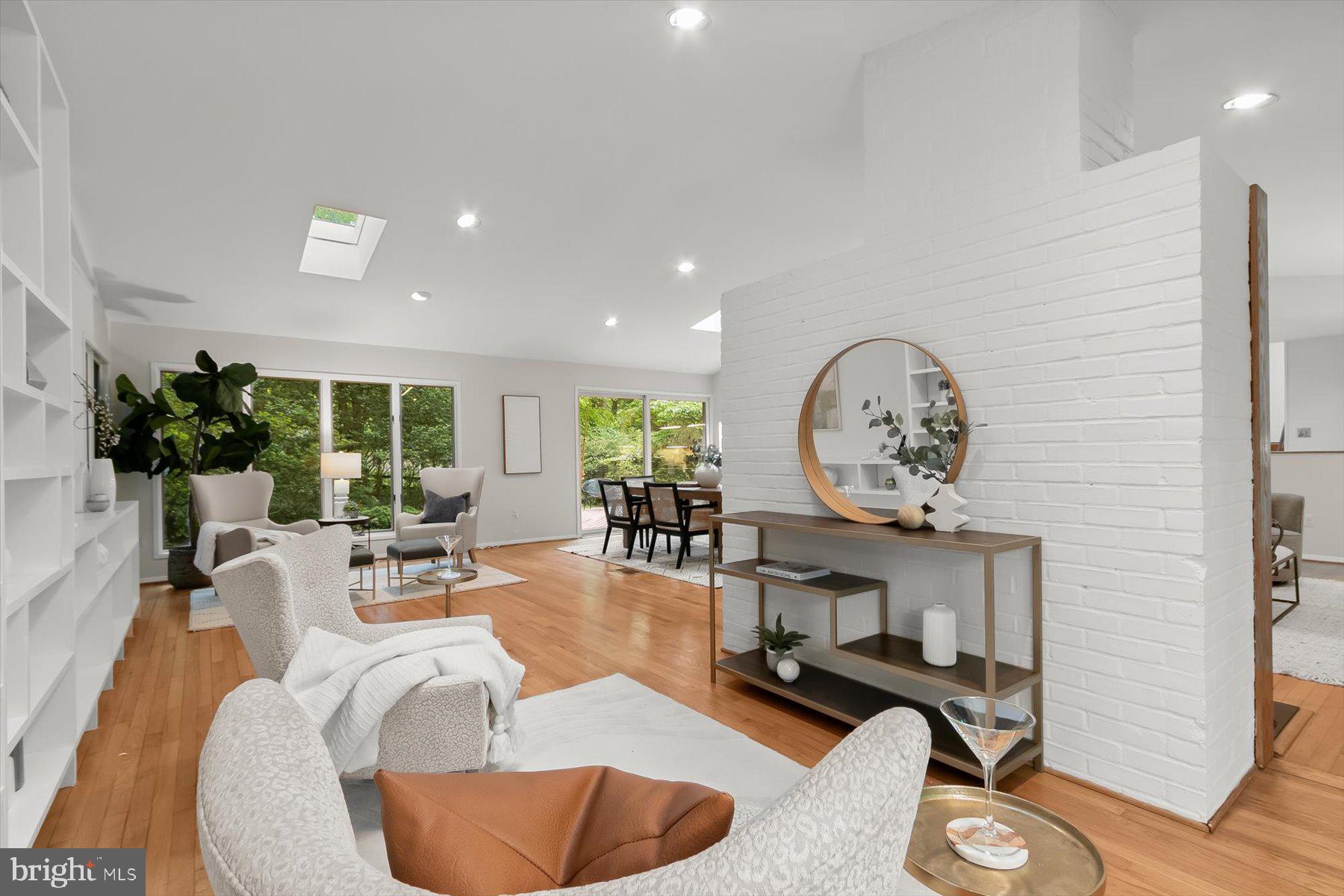 CARDEROCK SPRINGS - Residential