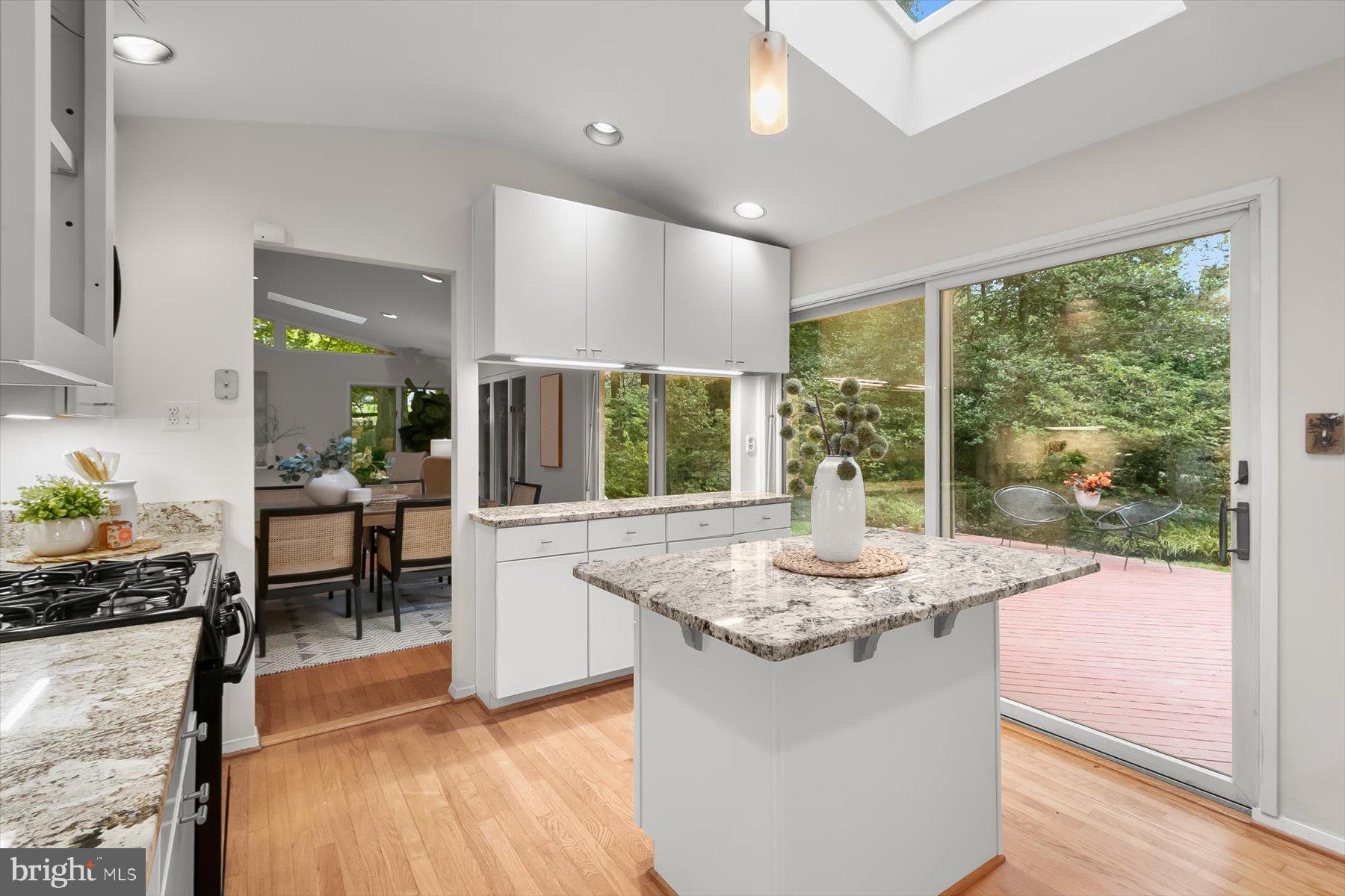 CARDEROCK SPRINGS - Residential