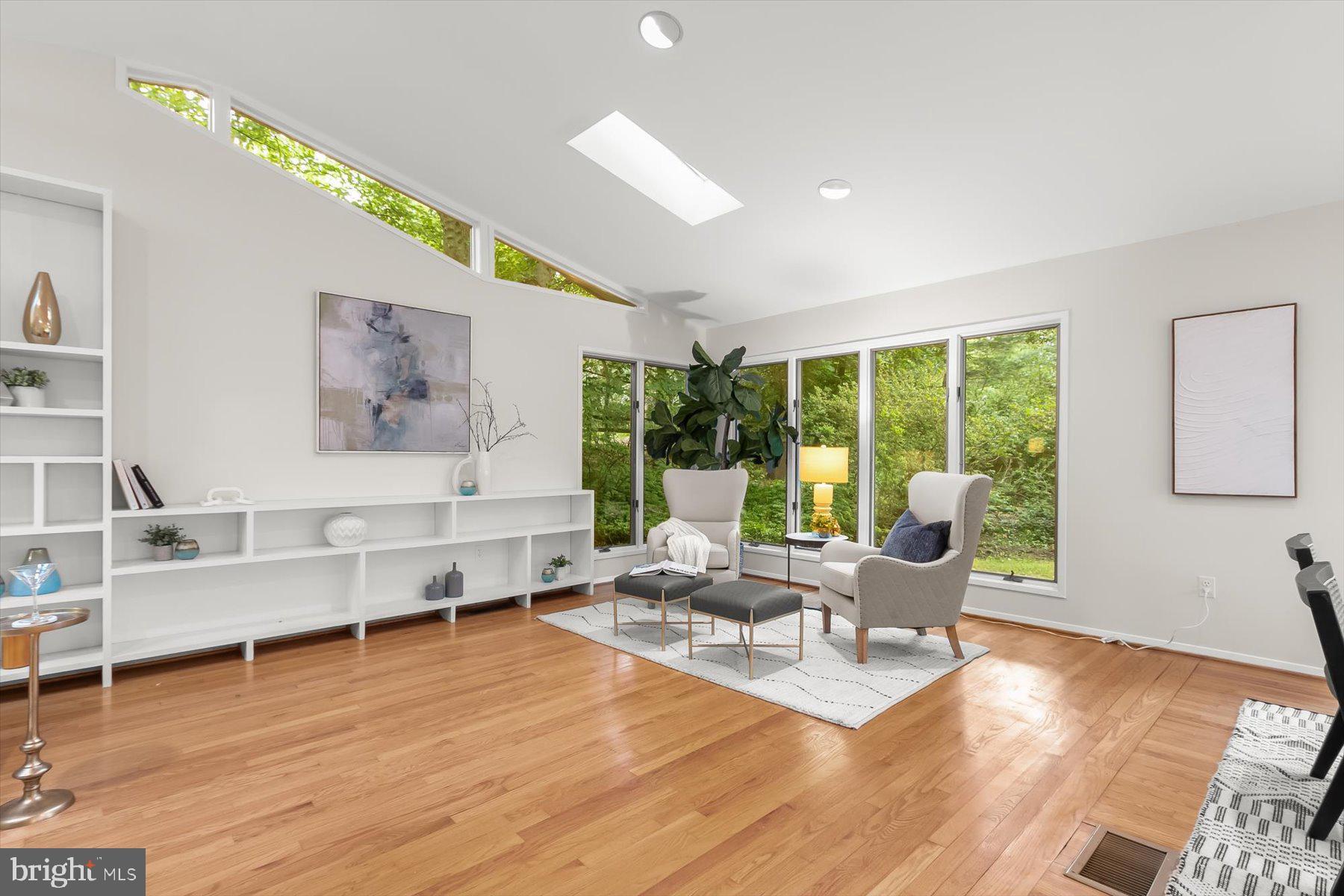 CARDEROCK SPRINGS - Residential