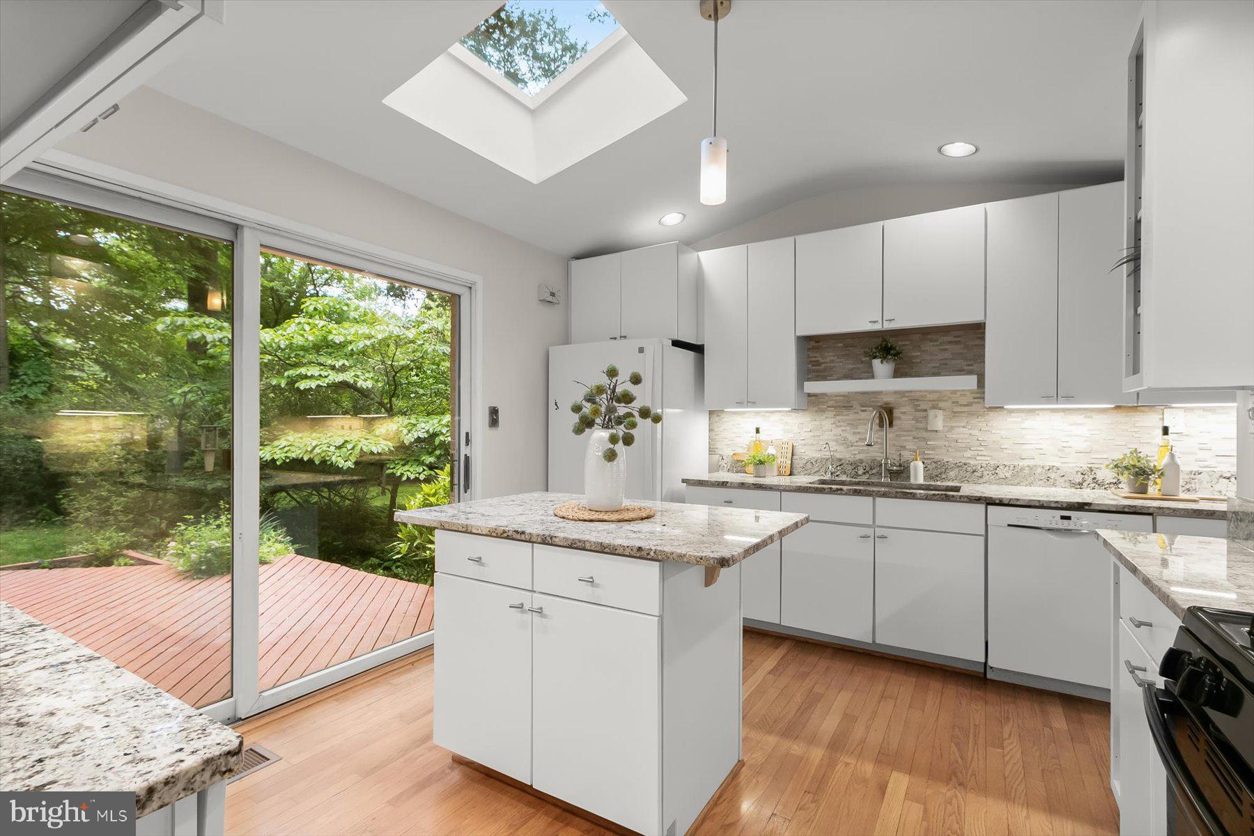CARDEROCK SPRINGS - Residential
