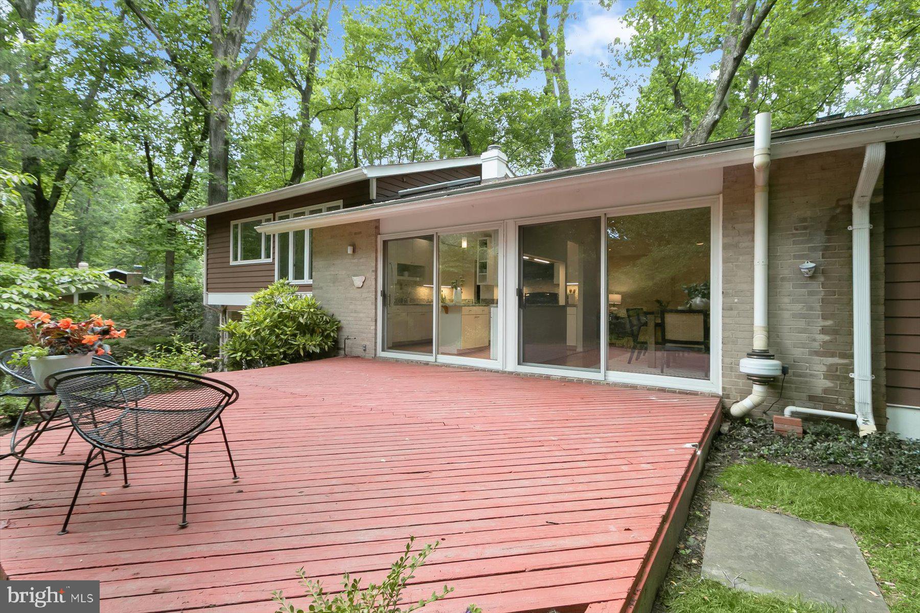 CARDEROCK SPRINGS - Residential