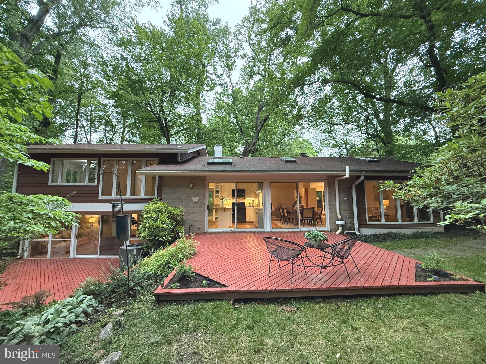 CARDEROCK SPRINGS - Residential