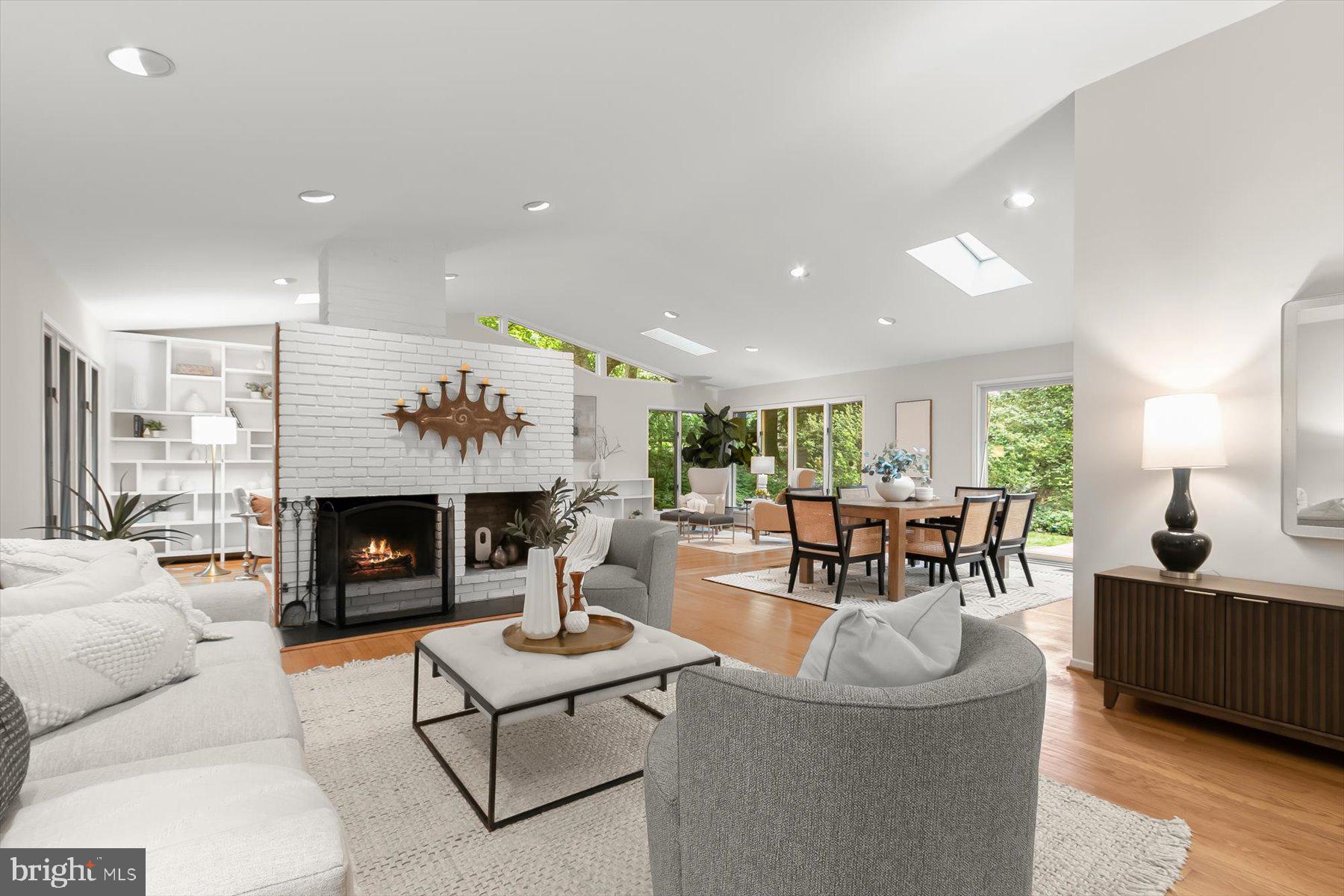 CARDEROCK SPRINGS - Residential