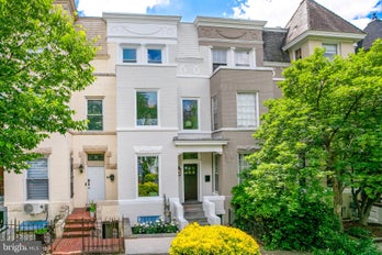 Townhouse at 64 V STREET NW