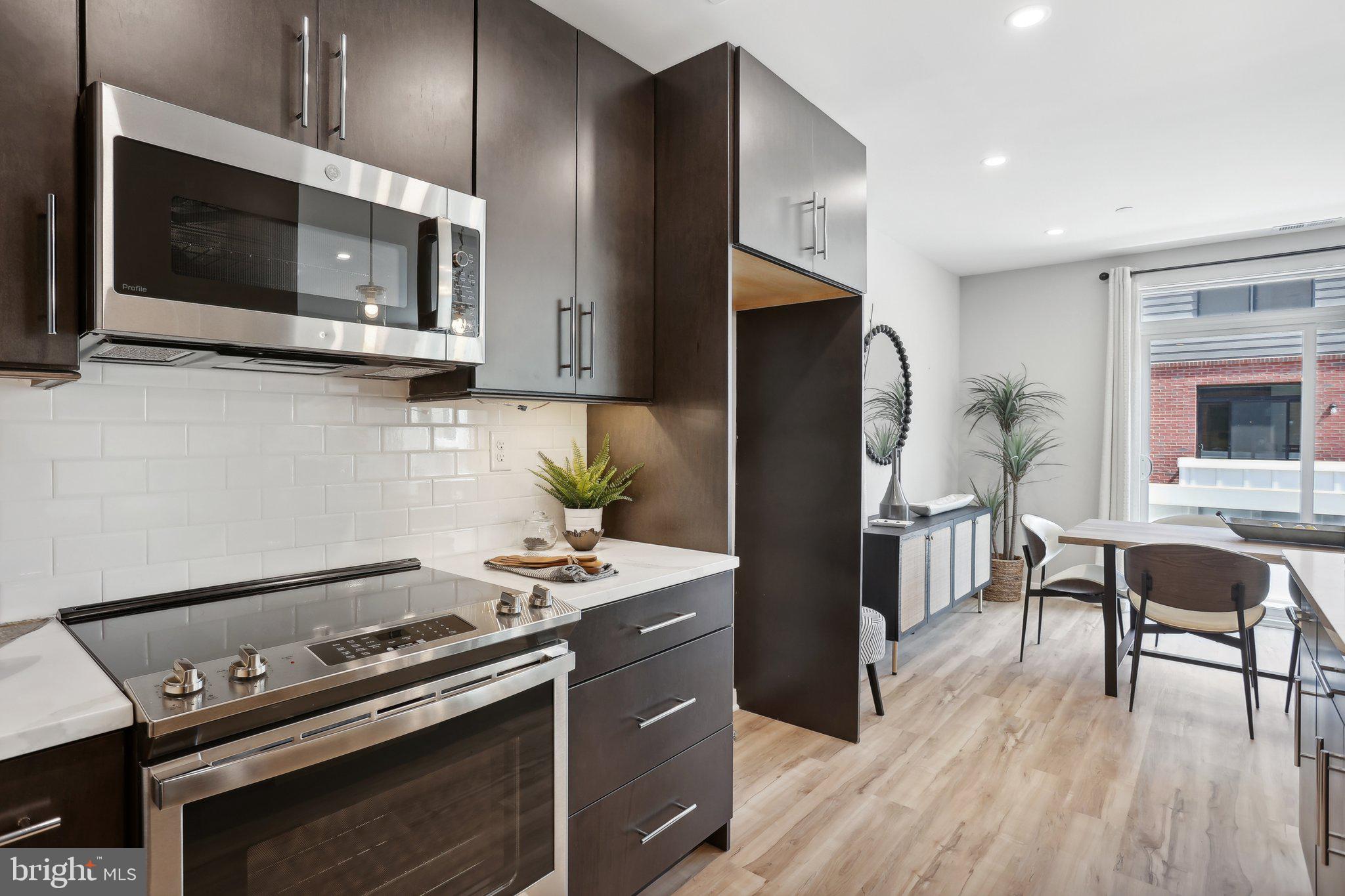 RIVER PLACE - Residential