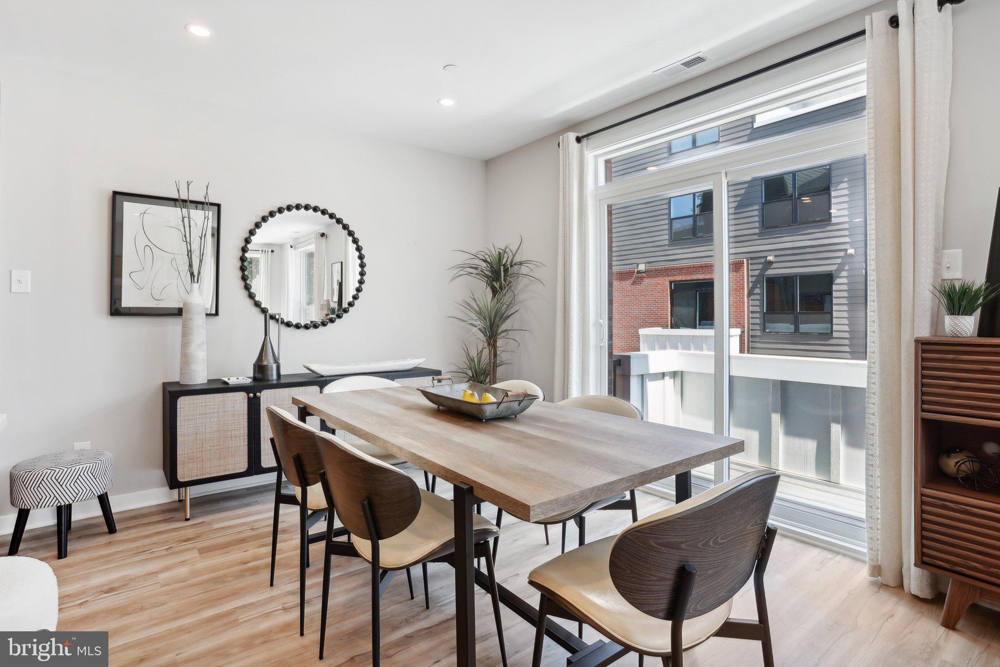 RIVER PLACE - Residential